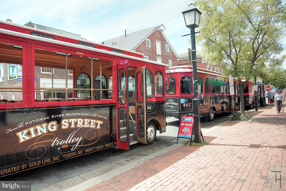 OLD TOWN ALEXANDRIA - Residential