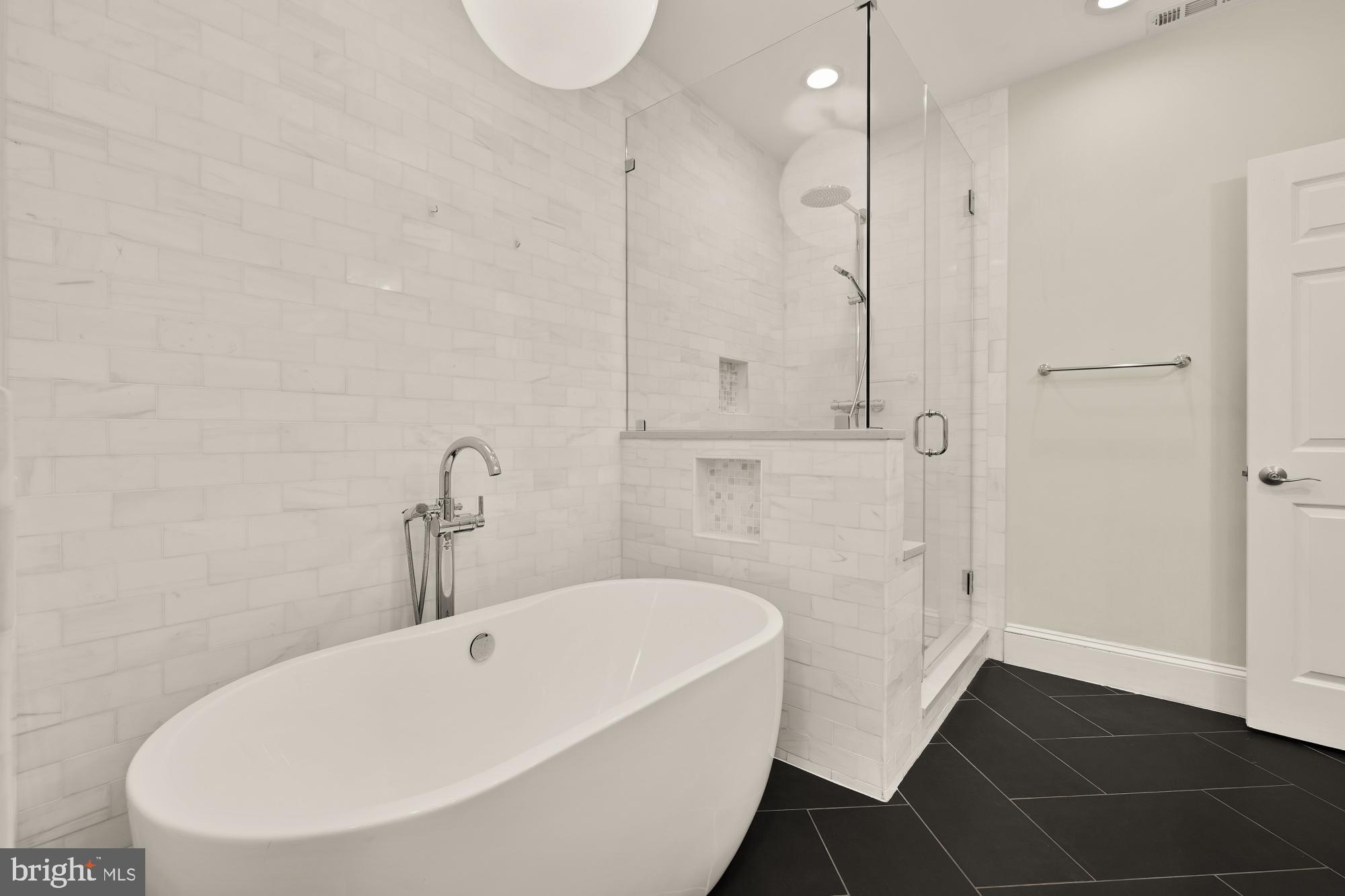 OLD TOWN ALEXANDRIA - Residential