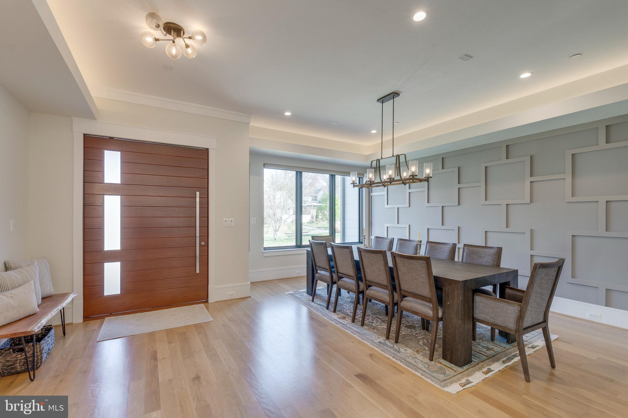 GREENWICH FOREST - Residential