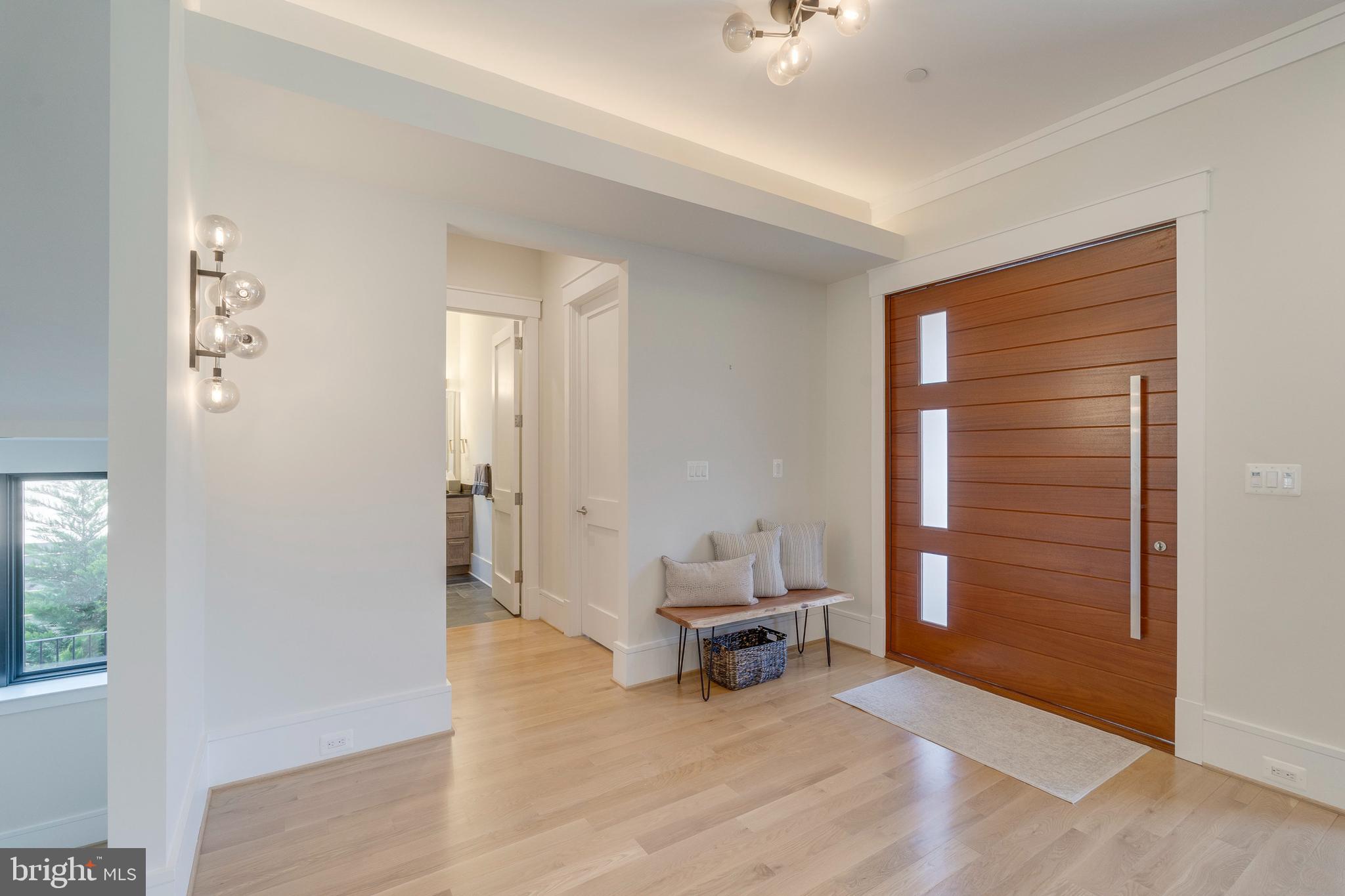 GREENWICH FOREST - Residential