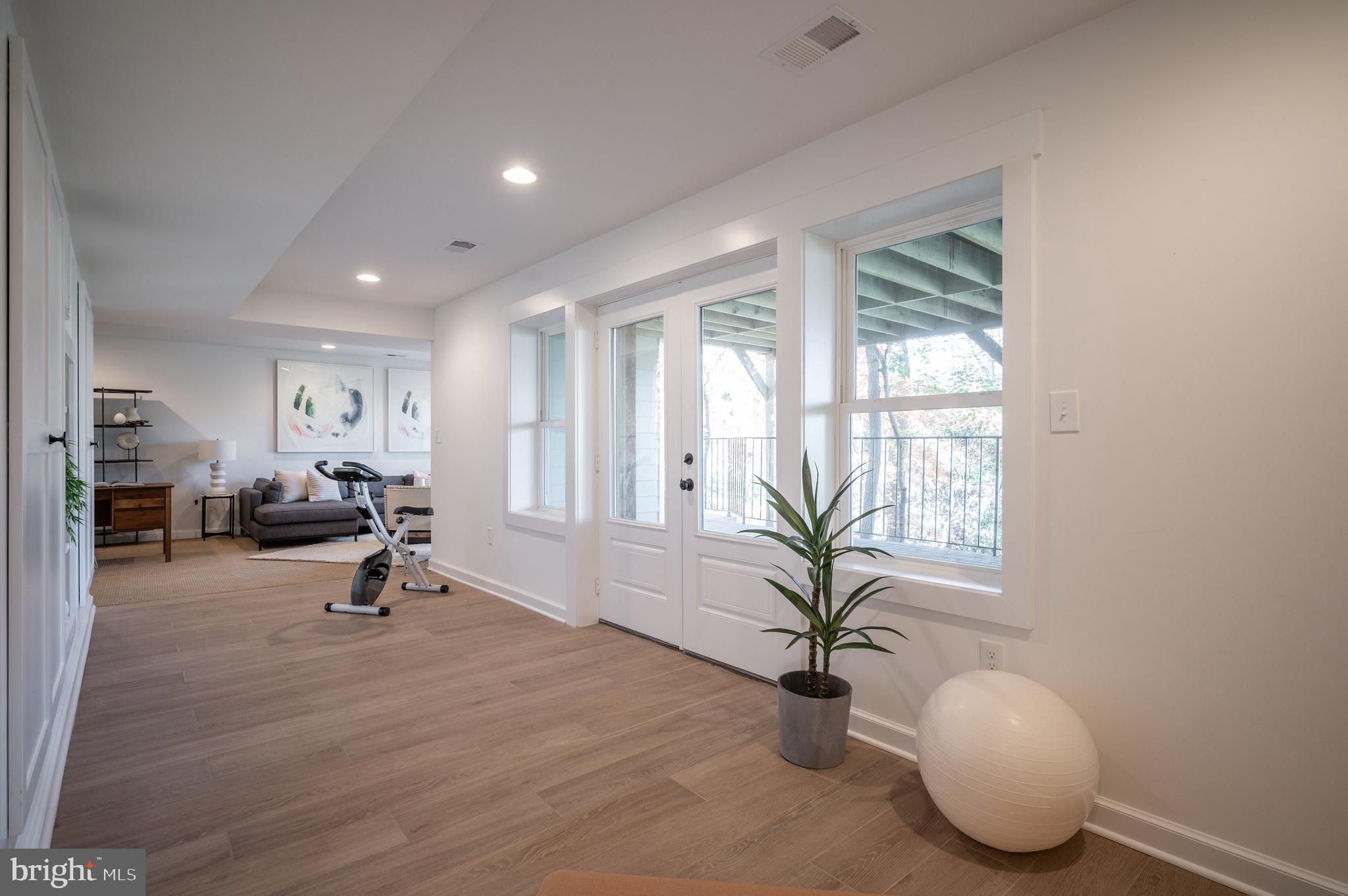 BEVERLY HILLS - Residential