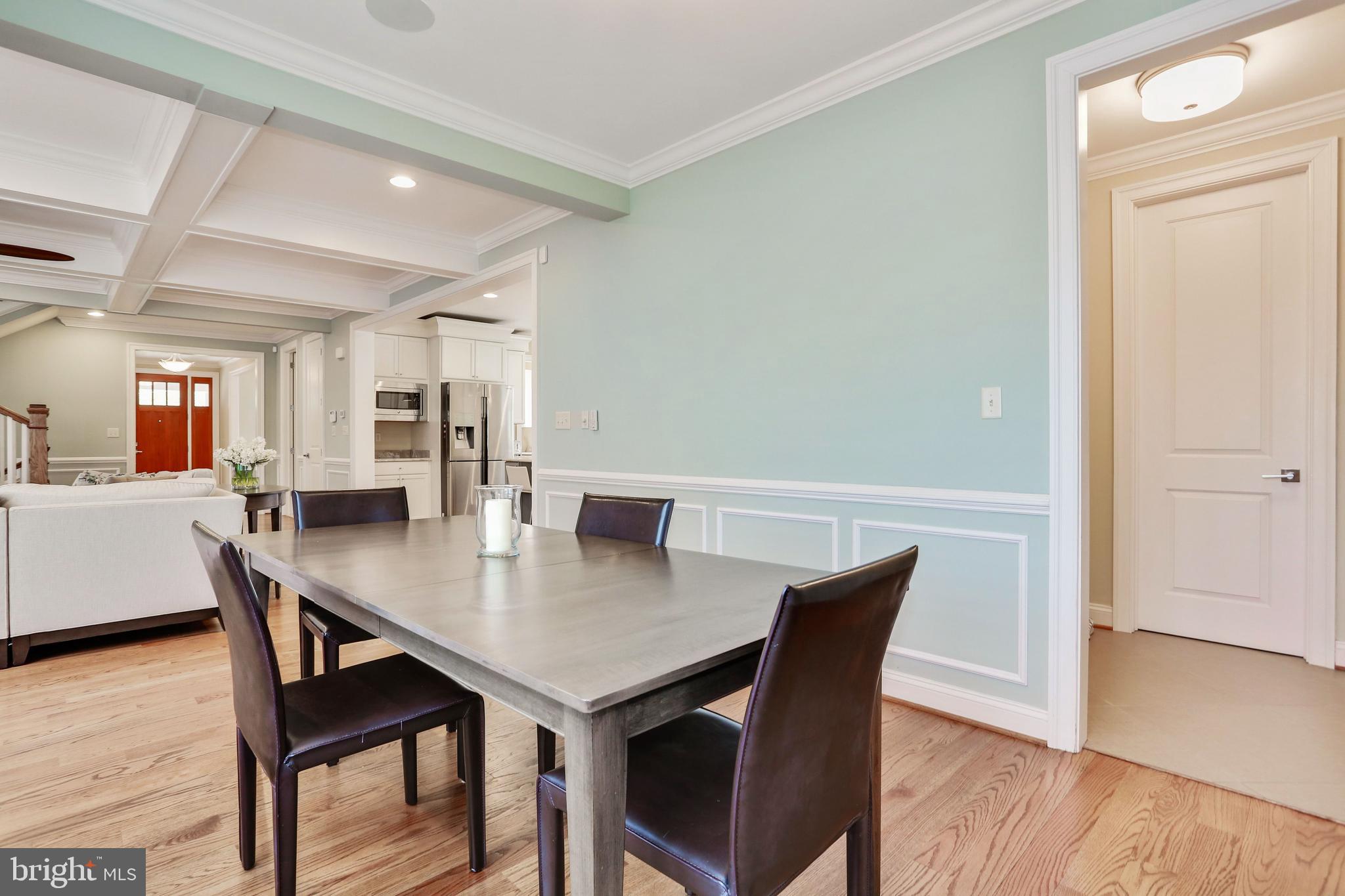 CRESCENT HILLS - Residential