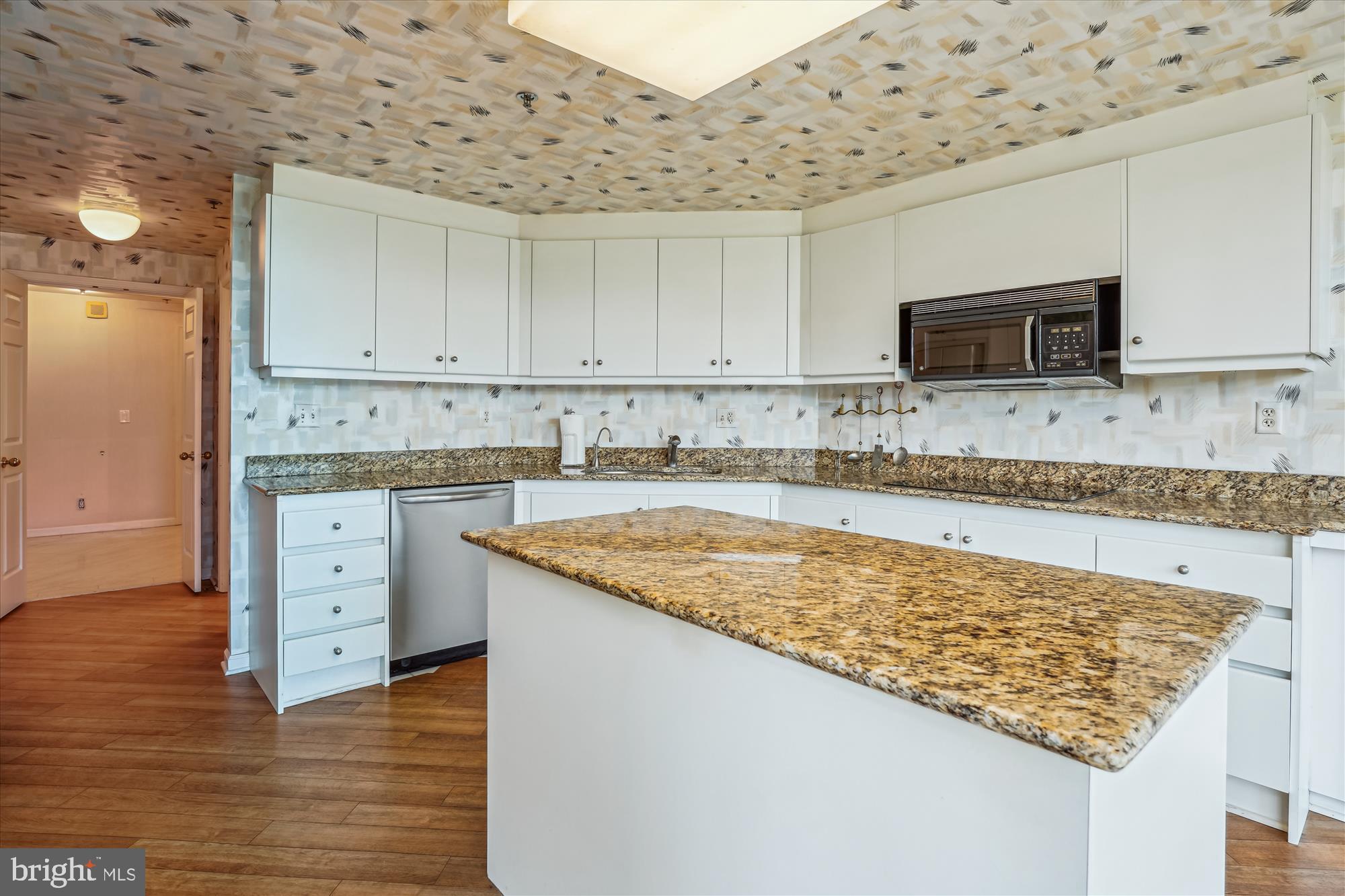 SOMERSET HOUSE CONDOS - Residential
