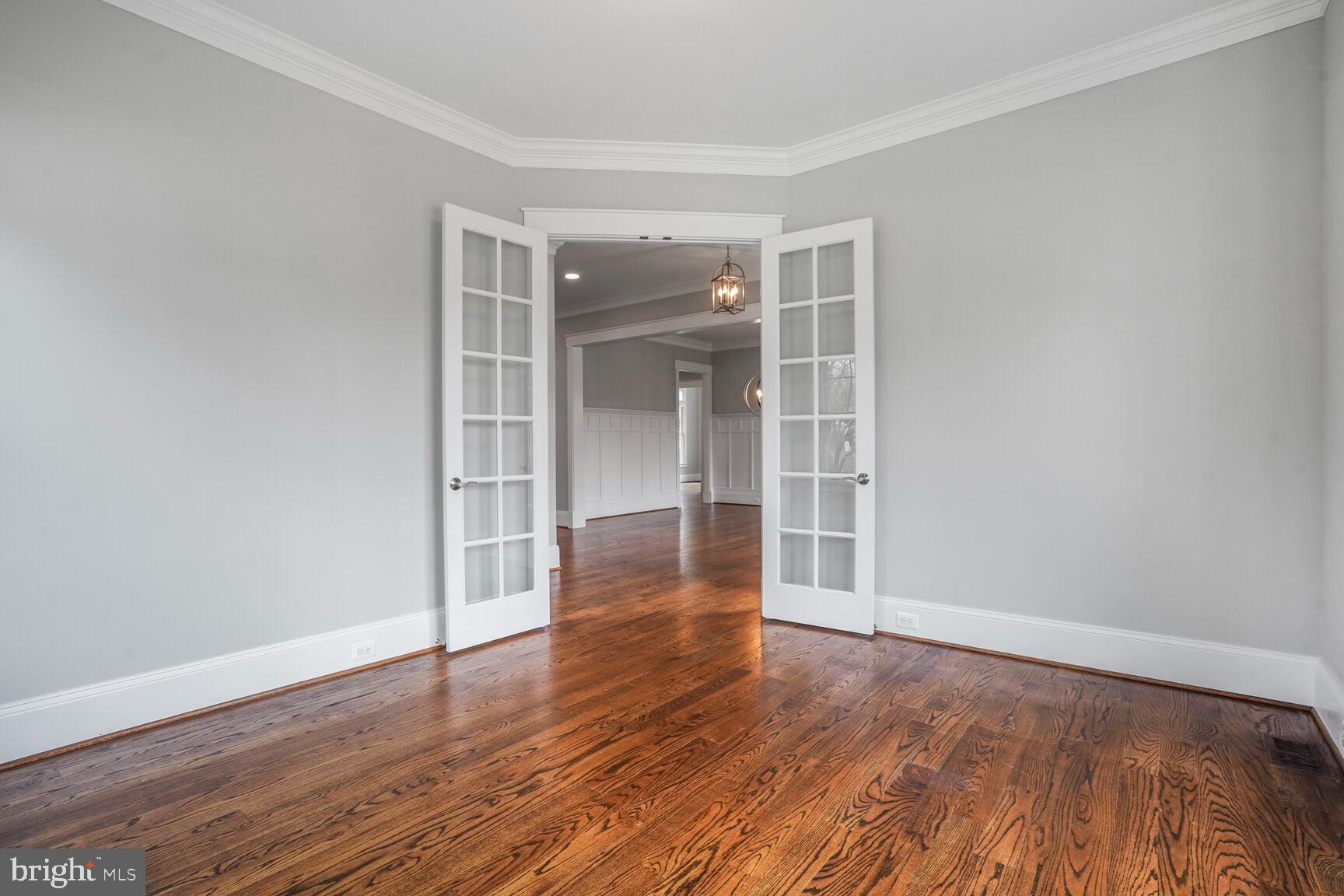 VIENNA WOODS - Residential