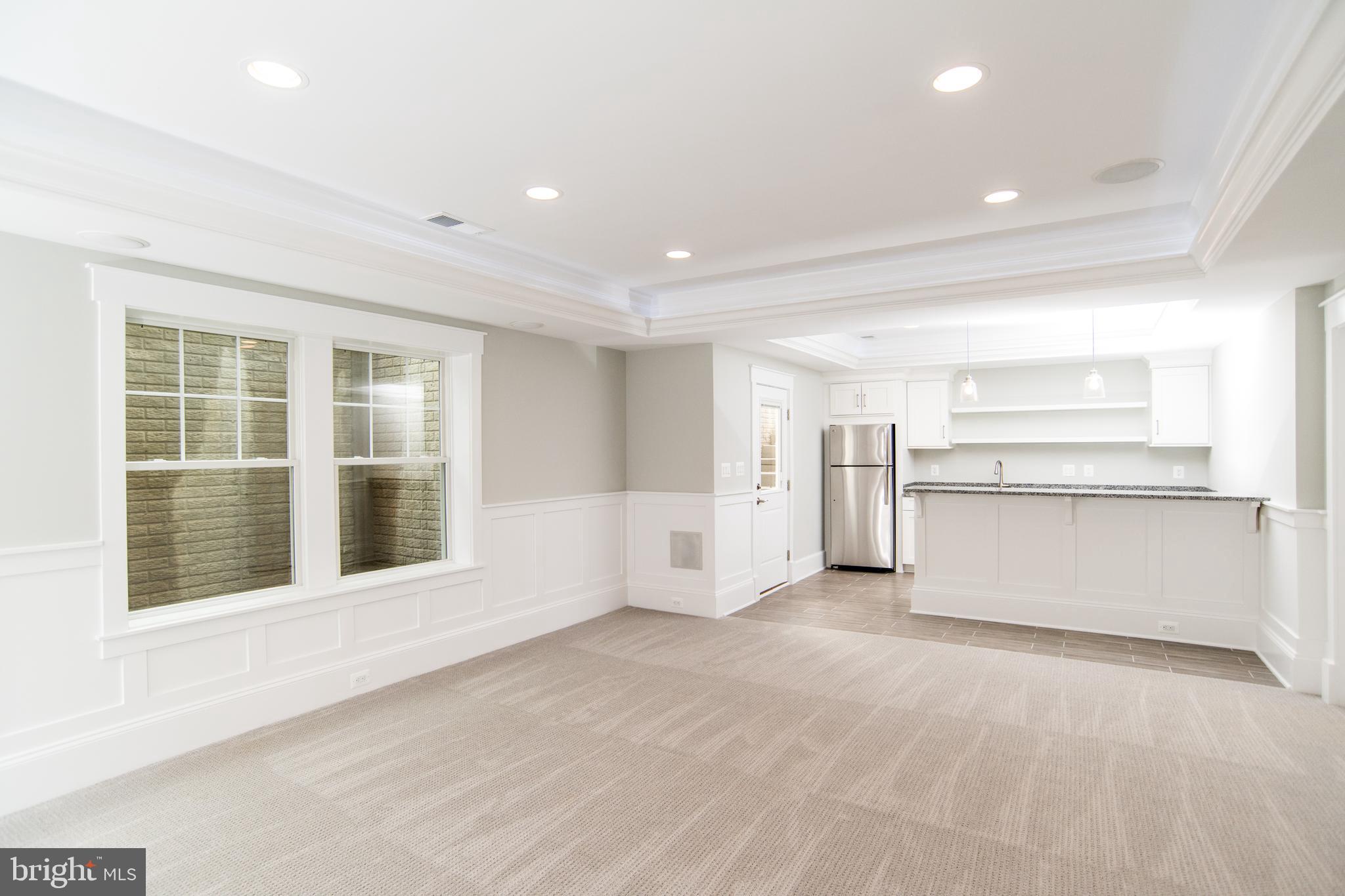 VIENNA WOODS - Residential
