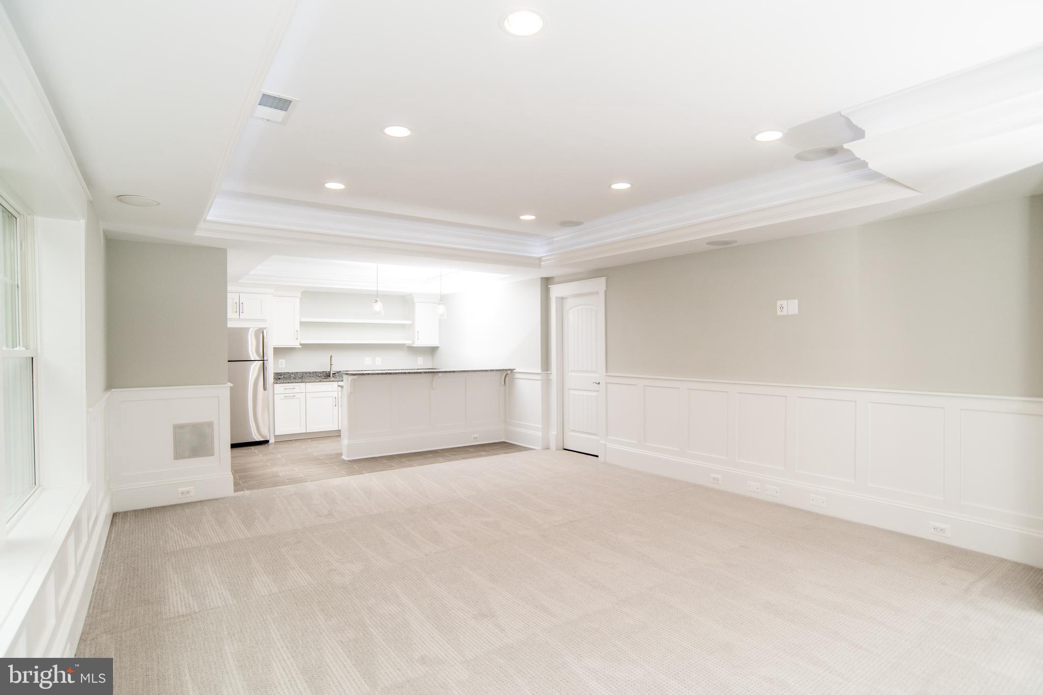 VIENNA WOODS - Residential