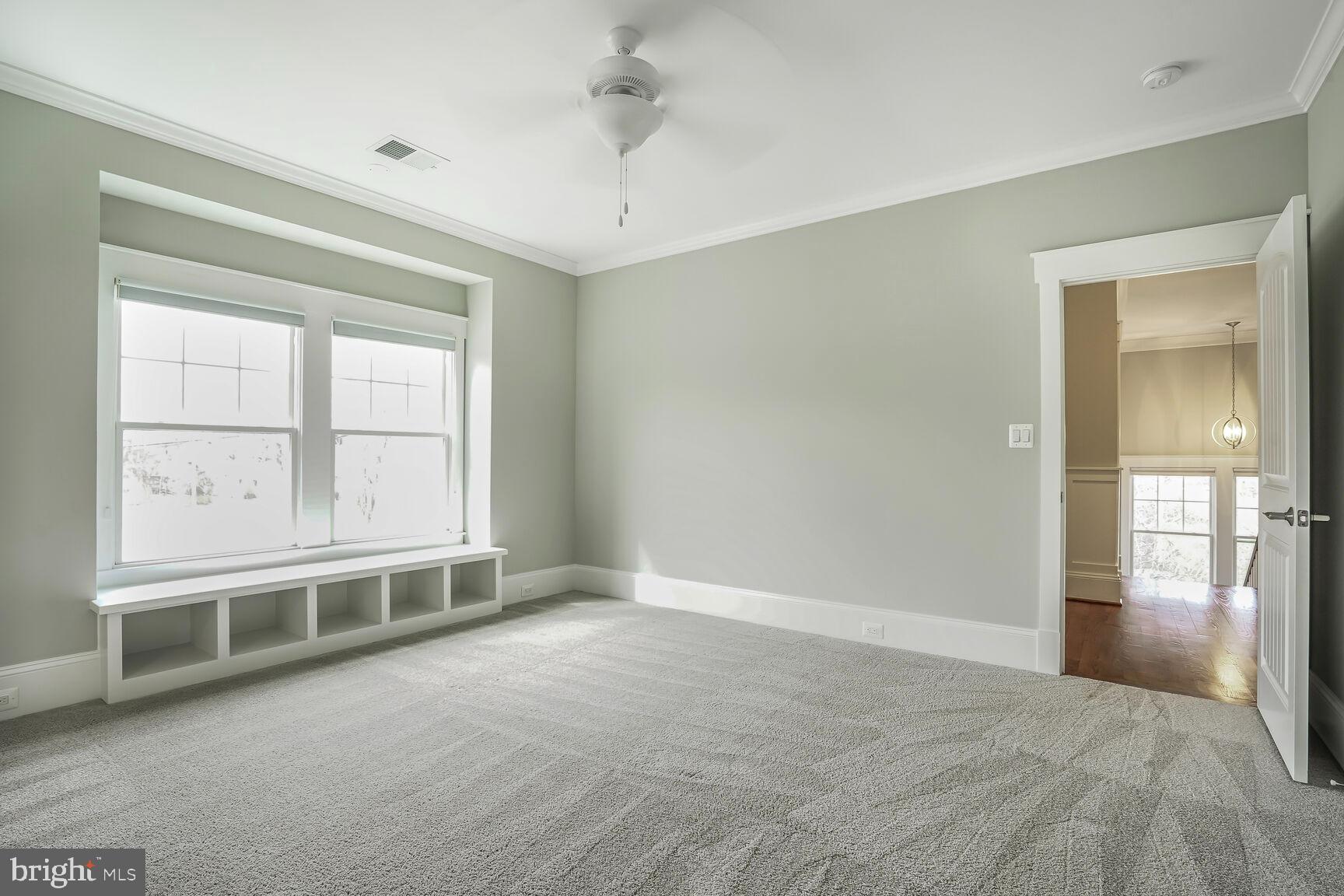VIENNA WOODS - Residential