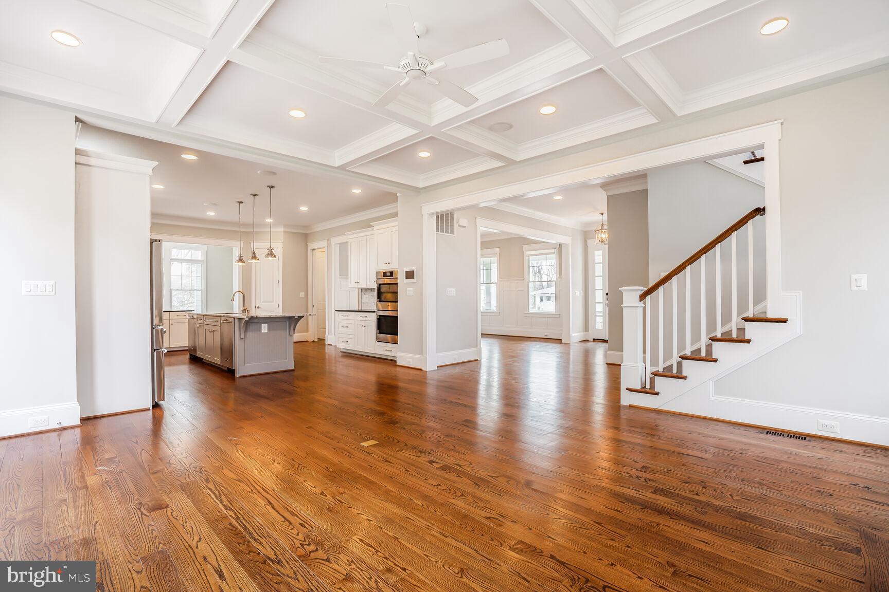 VIENNA WOODS - Residential