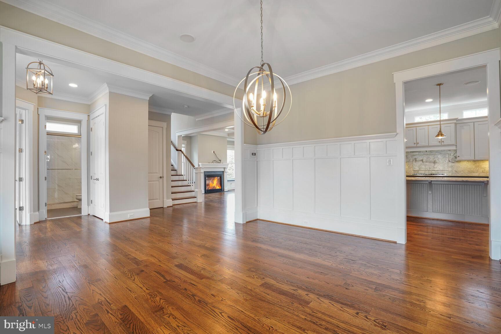 VIENNA WOODS - Residential