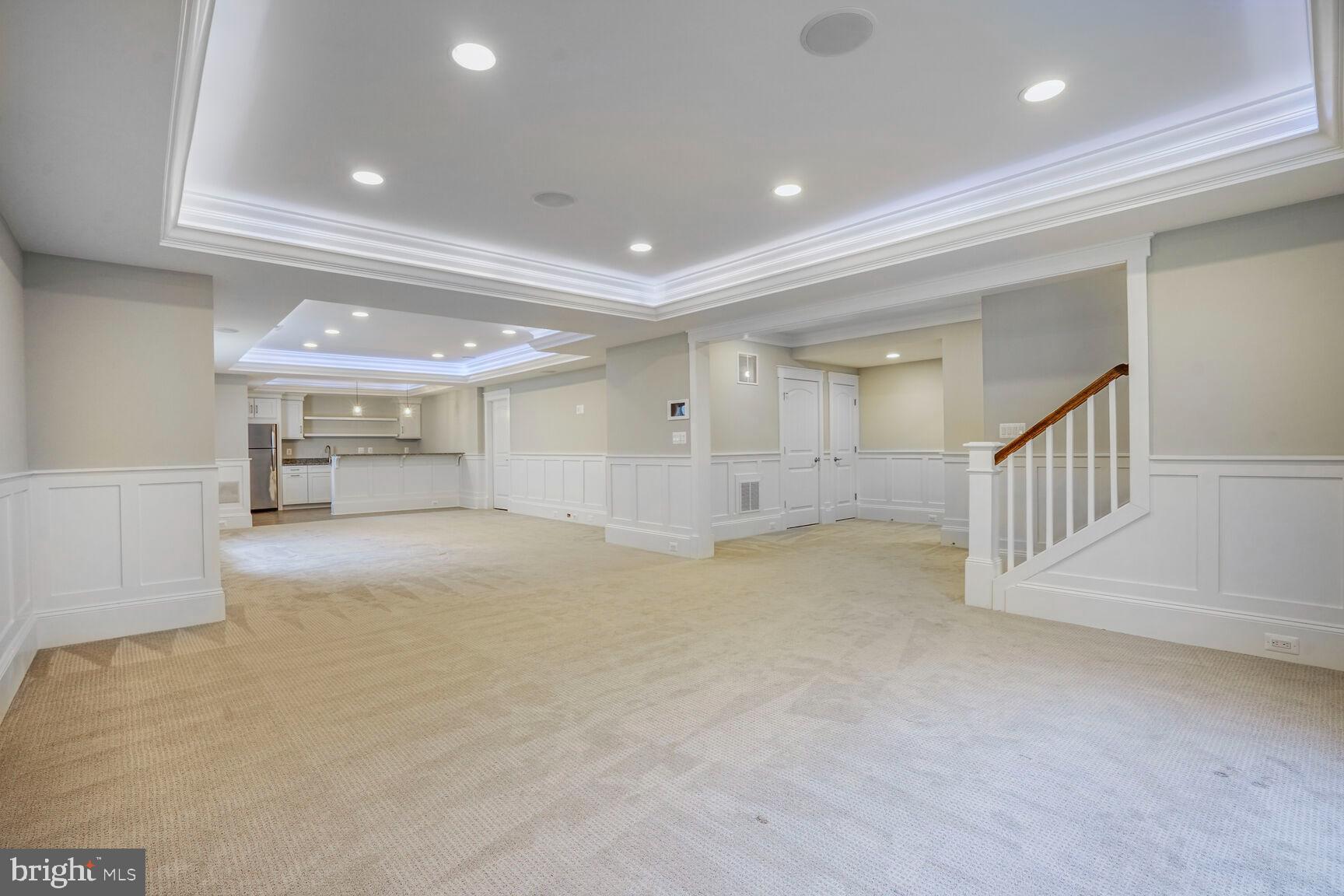 VIENNA WOODS - Residential