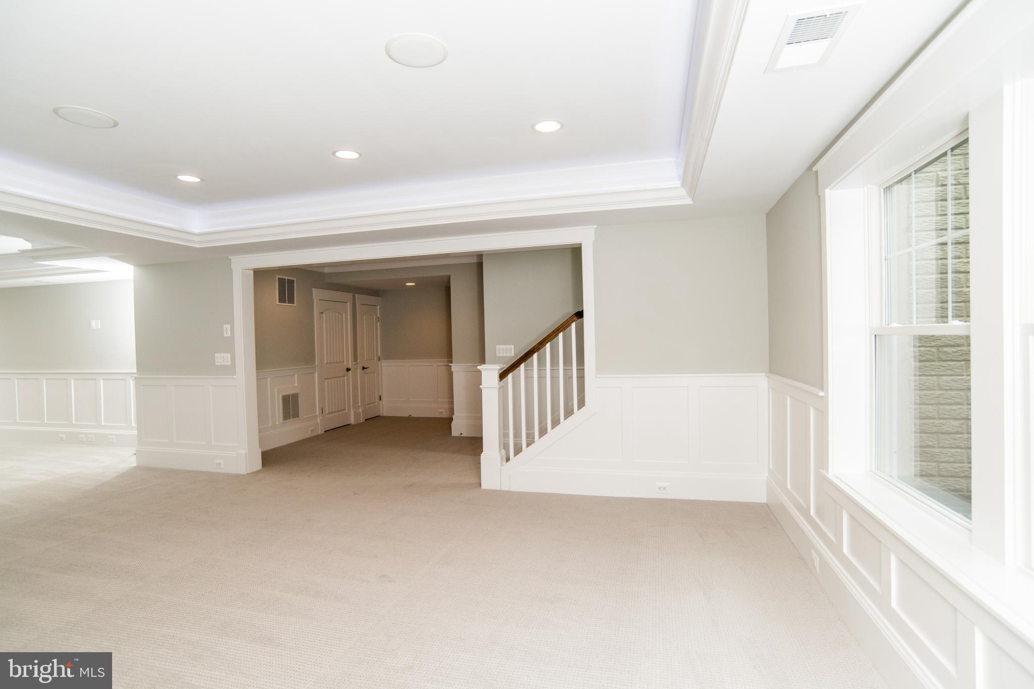 VIENNA WOODS - Residential