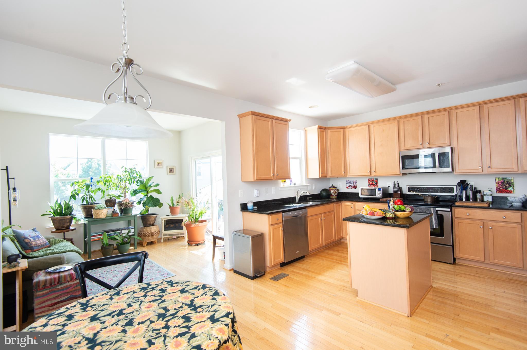 DEEP HARBOUR TOWN HOMES - Residential