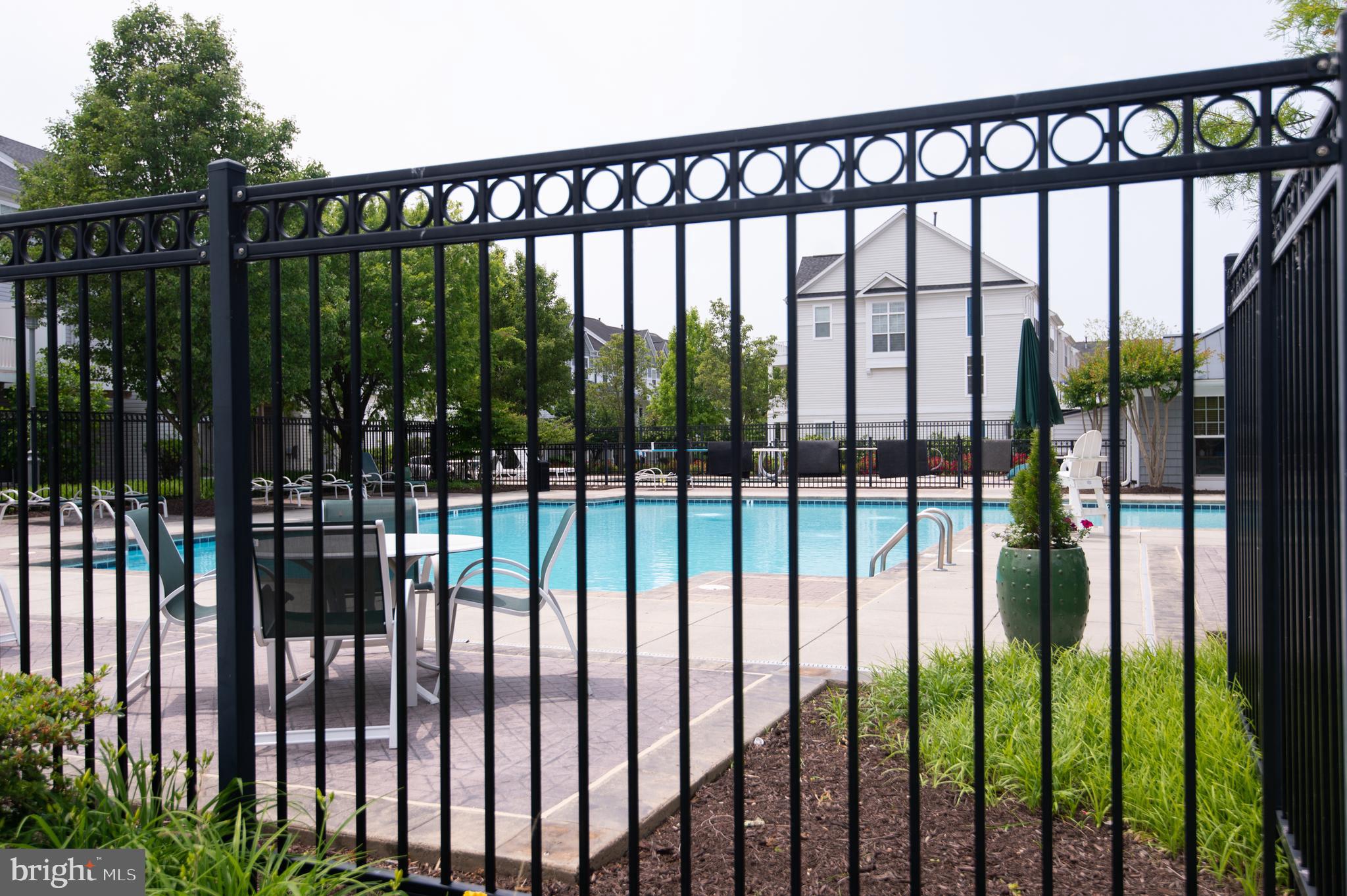 DEEP HARBOUR TOWN HOMES - Residential