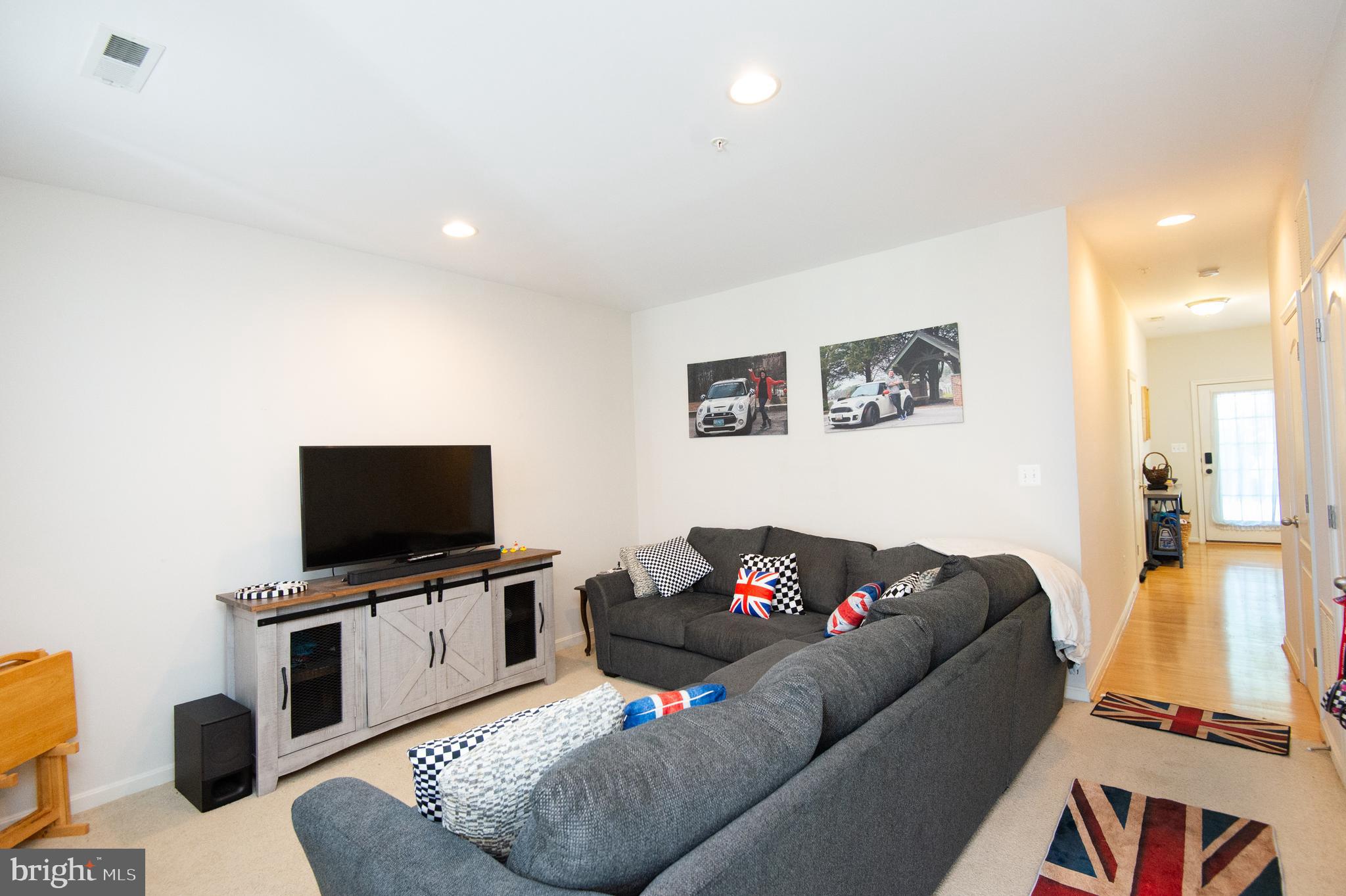 DEEP HARBOUR TOWN HOMES - Residential