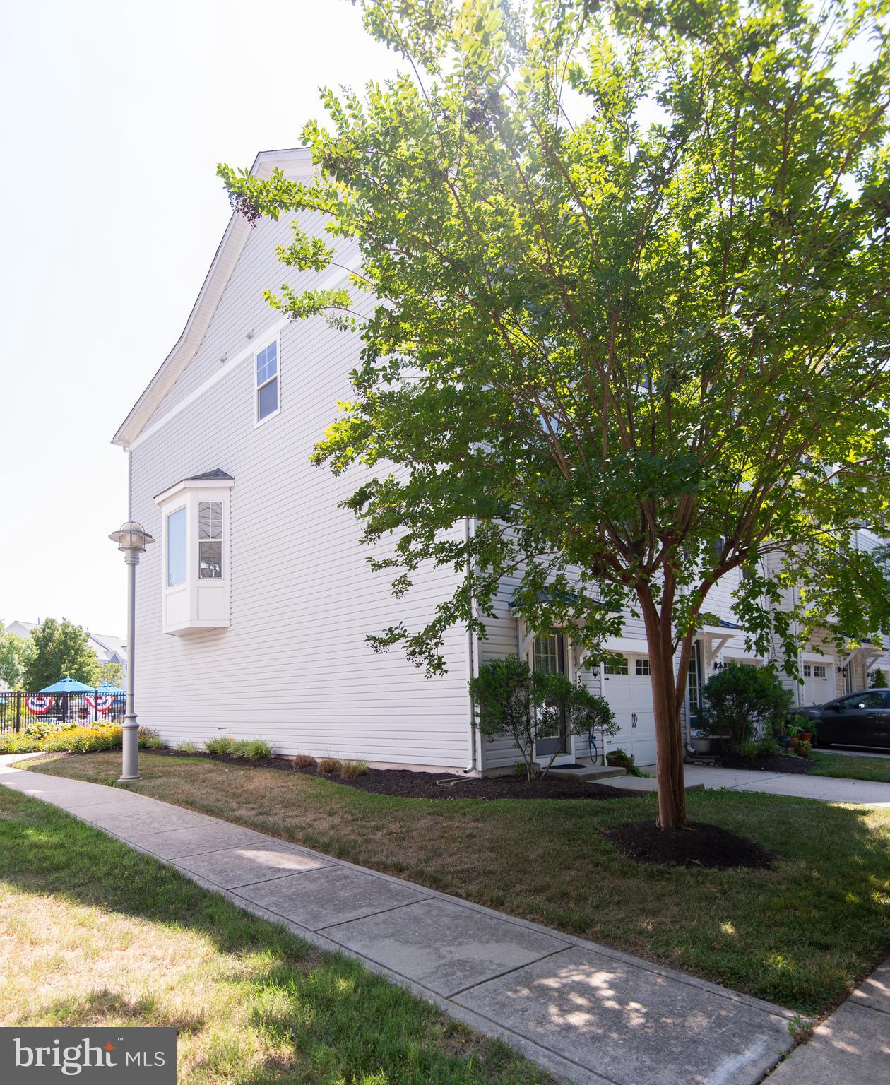 DEEP HARBOUR TOWN HOMES - Residential