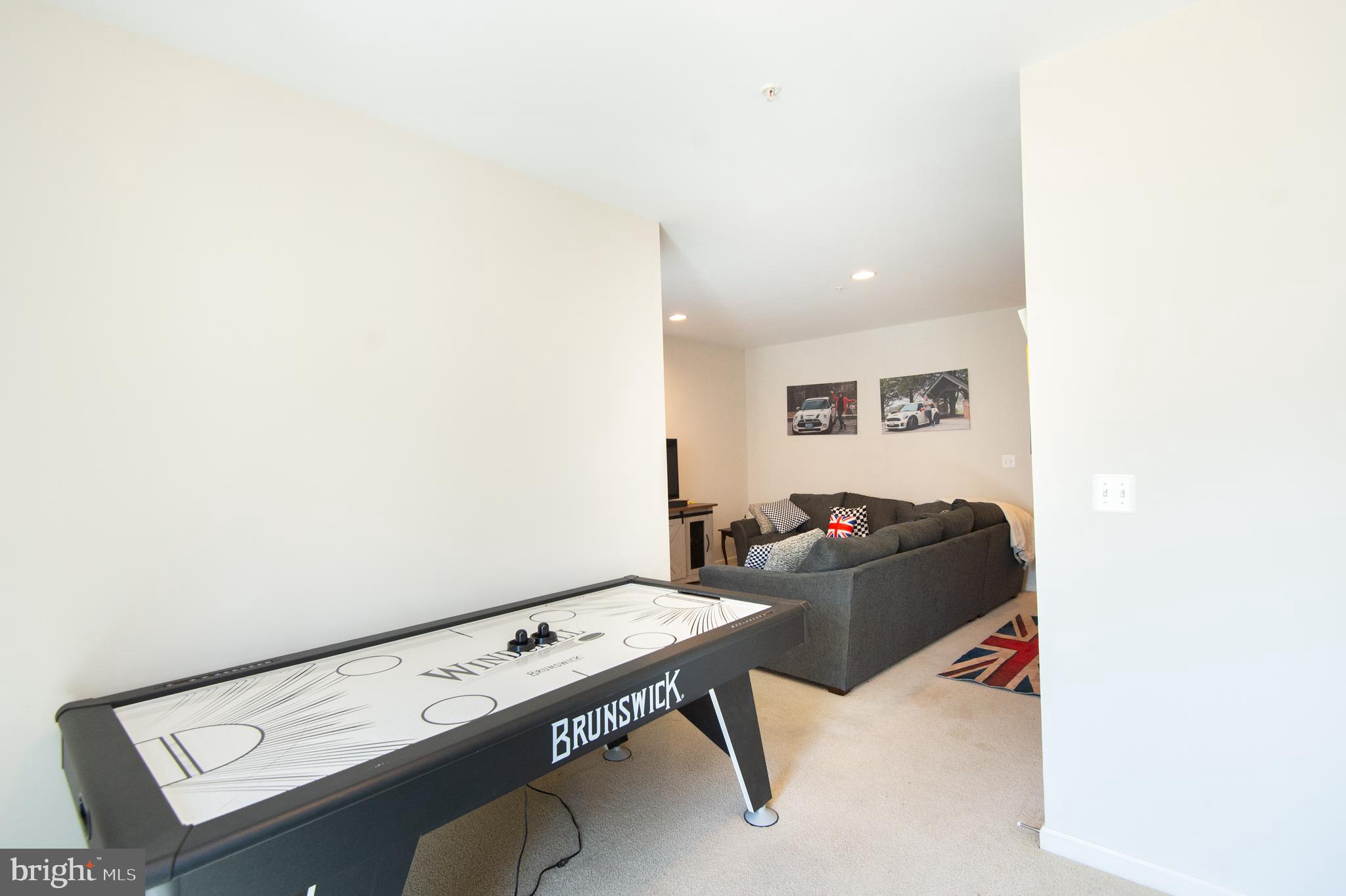 DEEP HARBOUR TOWN HOMES - Residential