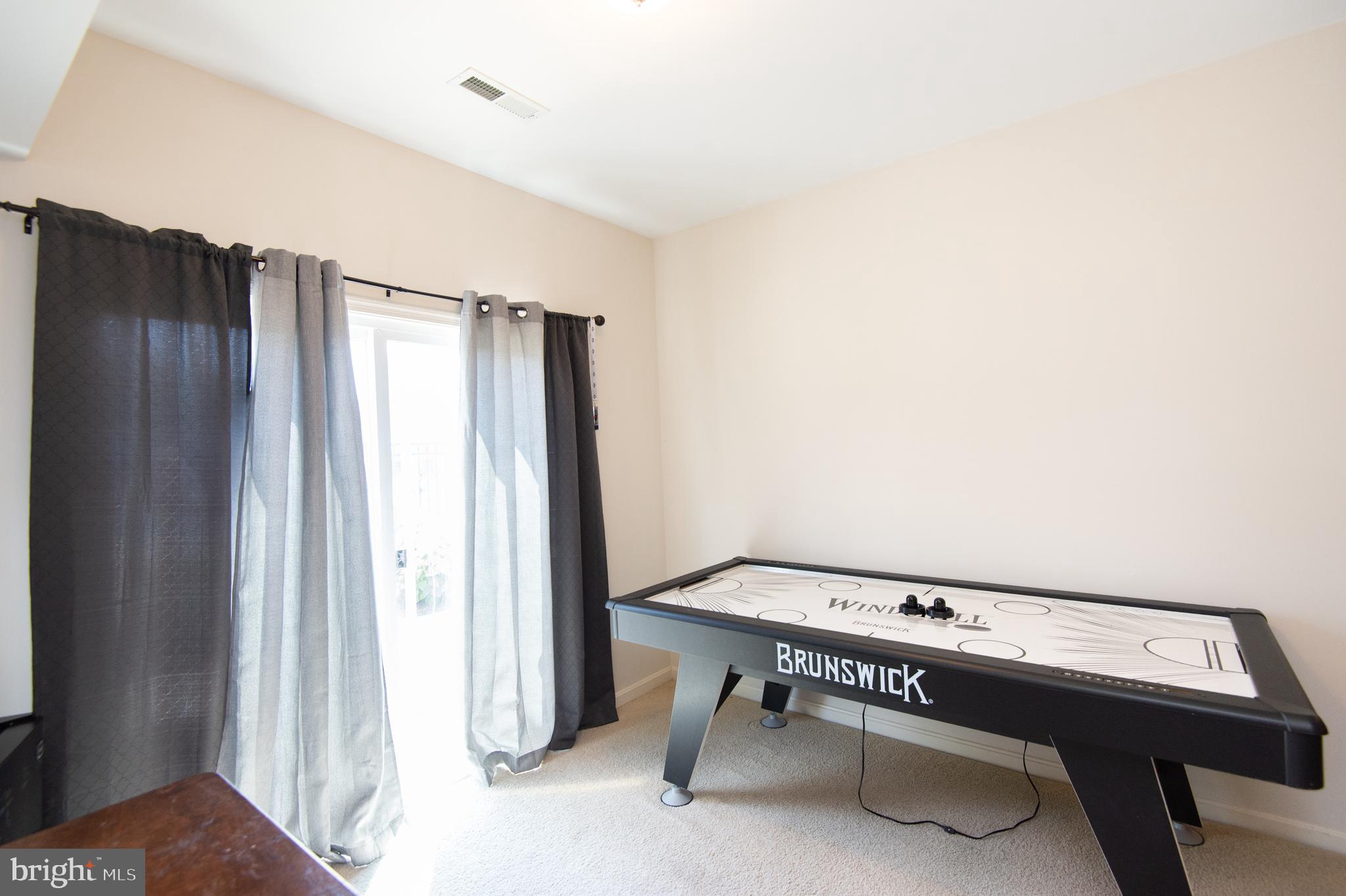 DEEP HARBOUR TOWN HOMES - Residential