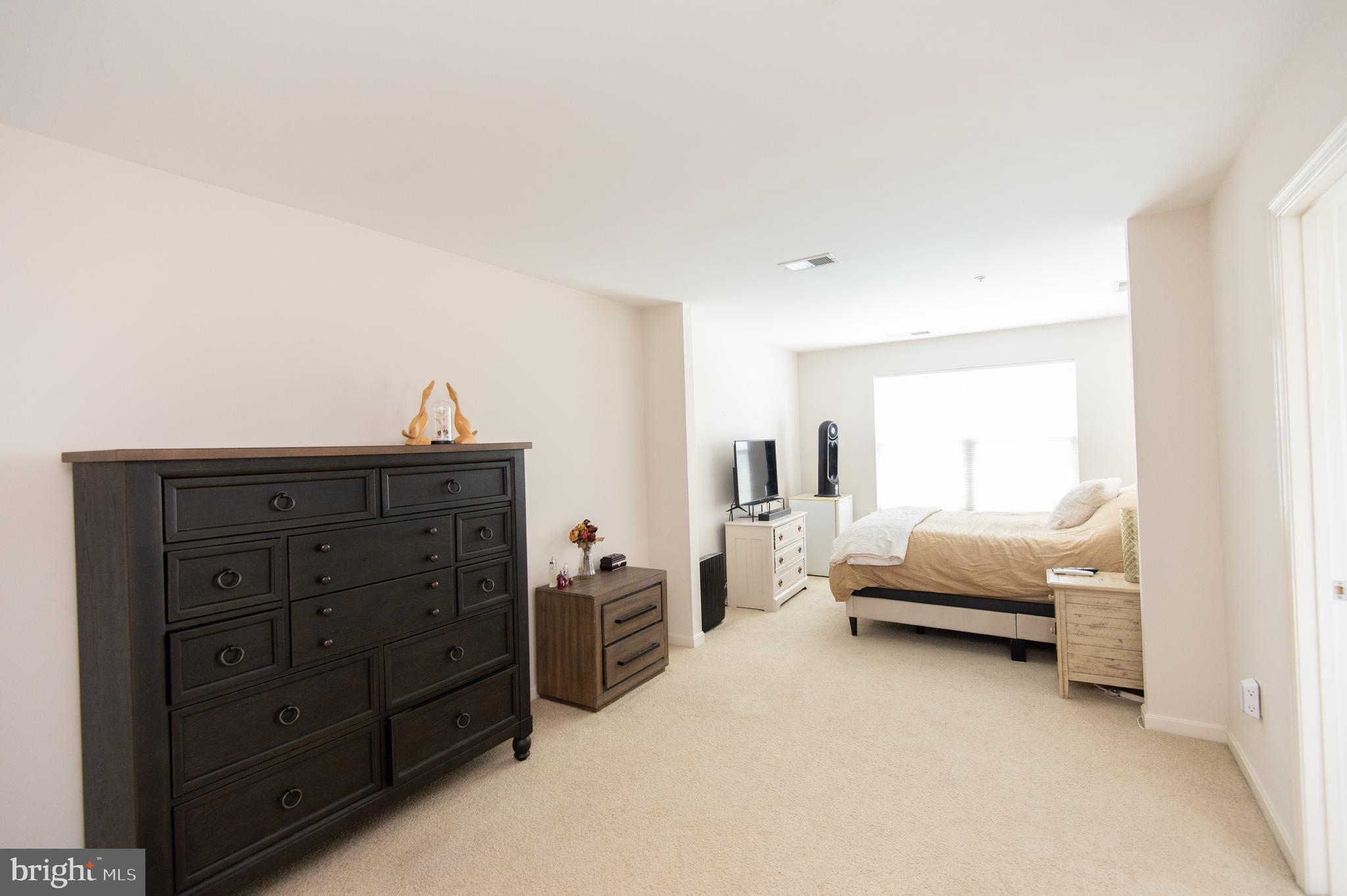DEEP HARBOUR TOWN HOMES - Residential