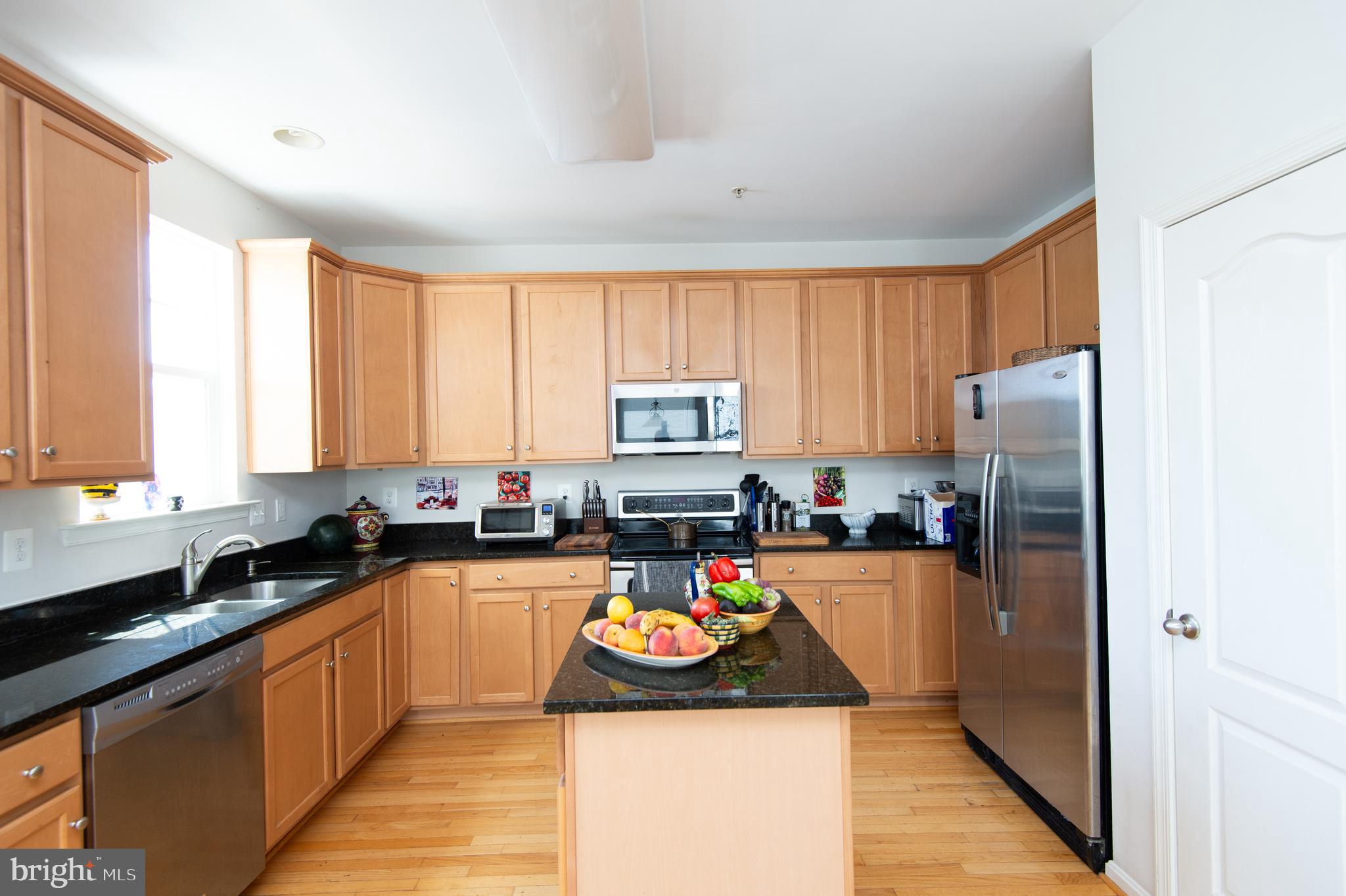 DEEP HARBOUR TOWN HOMES - Residential