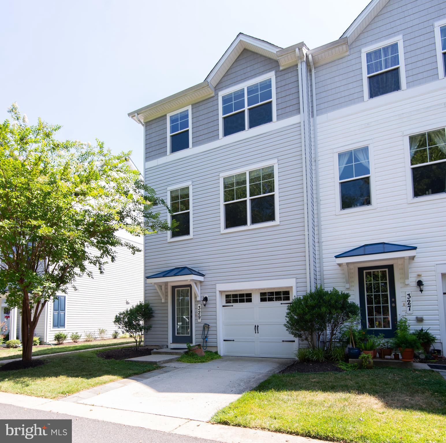 DEEP HARBOUR TOWN HOMES - Residential