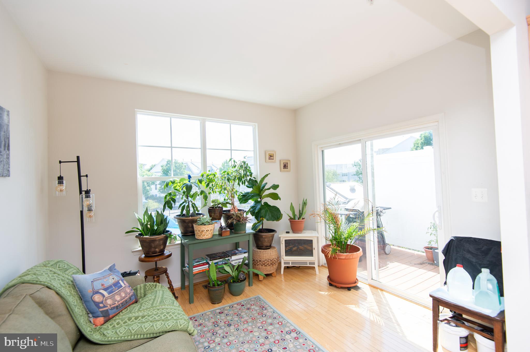 DEEP HARBOUR TOWN HOMES - Residential