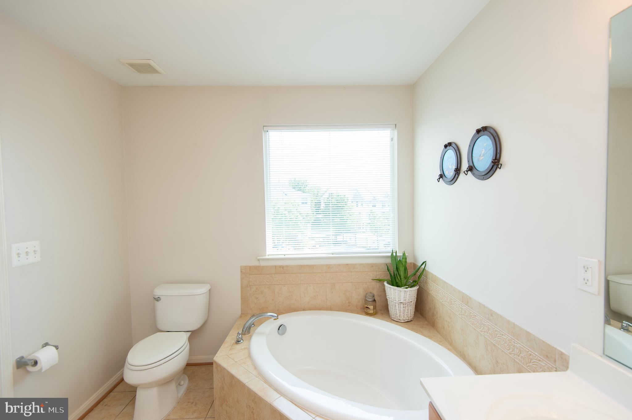 DEEP HARBOUR TOWN HOMES - Residential