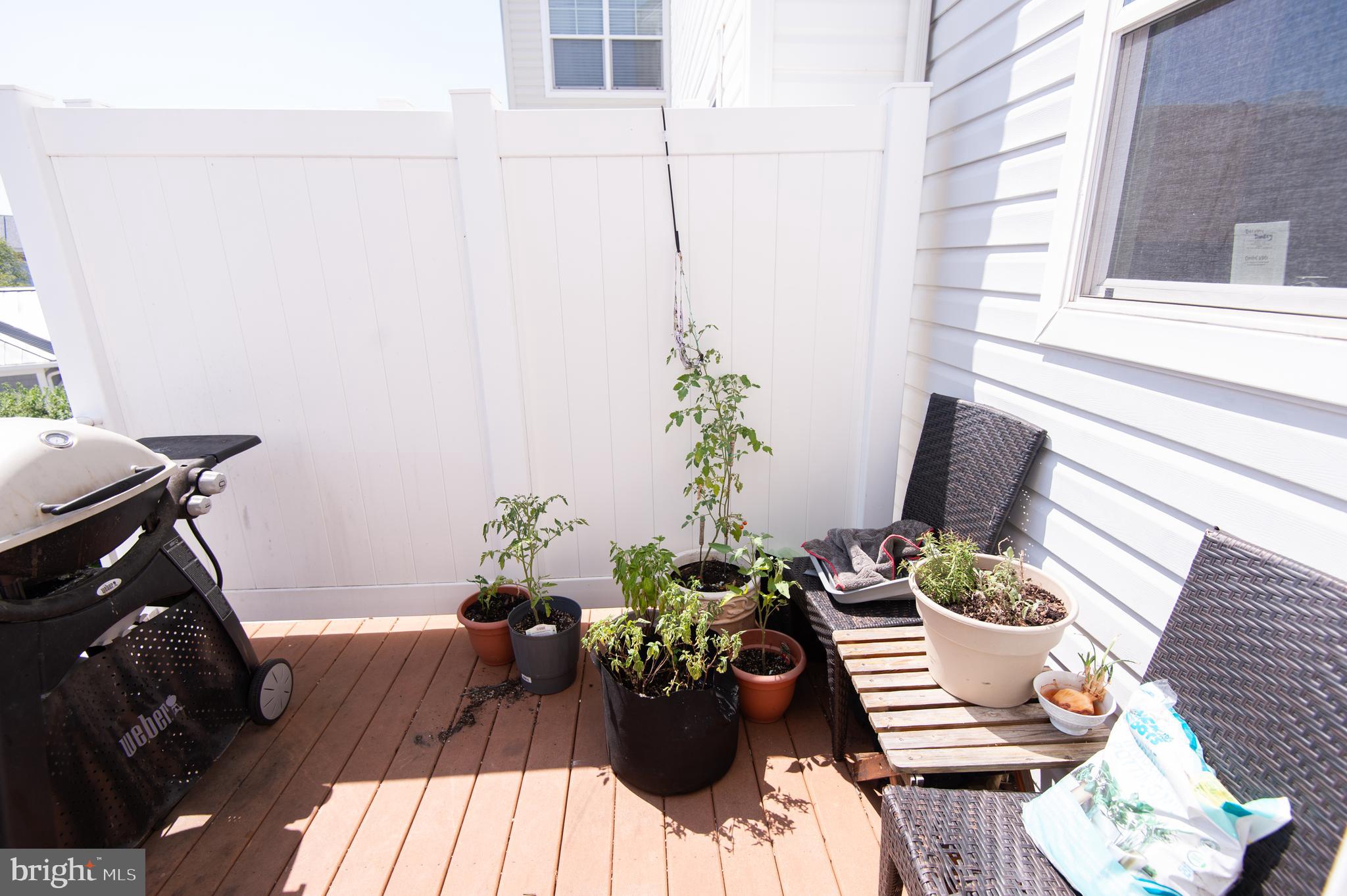 DEEP HARBOUR TOWN HOMES - Residential