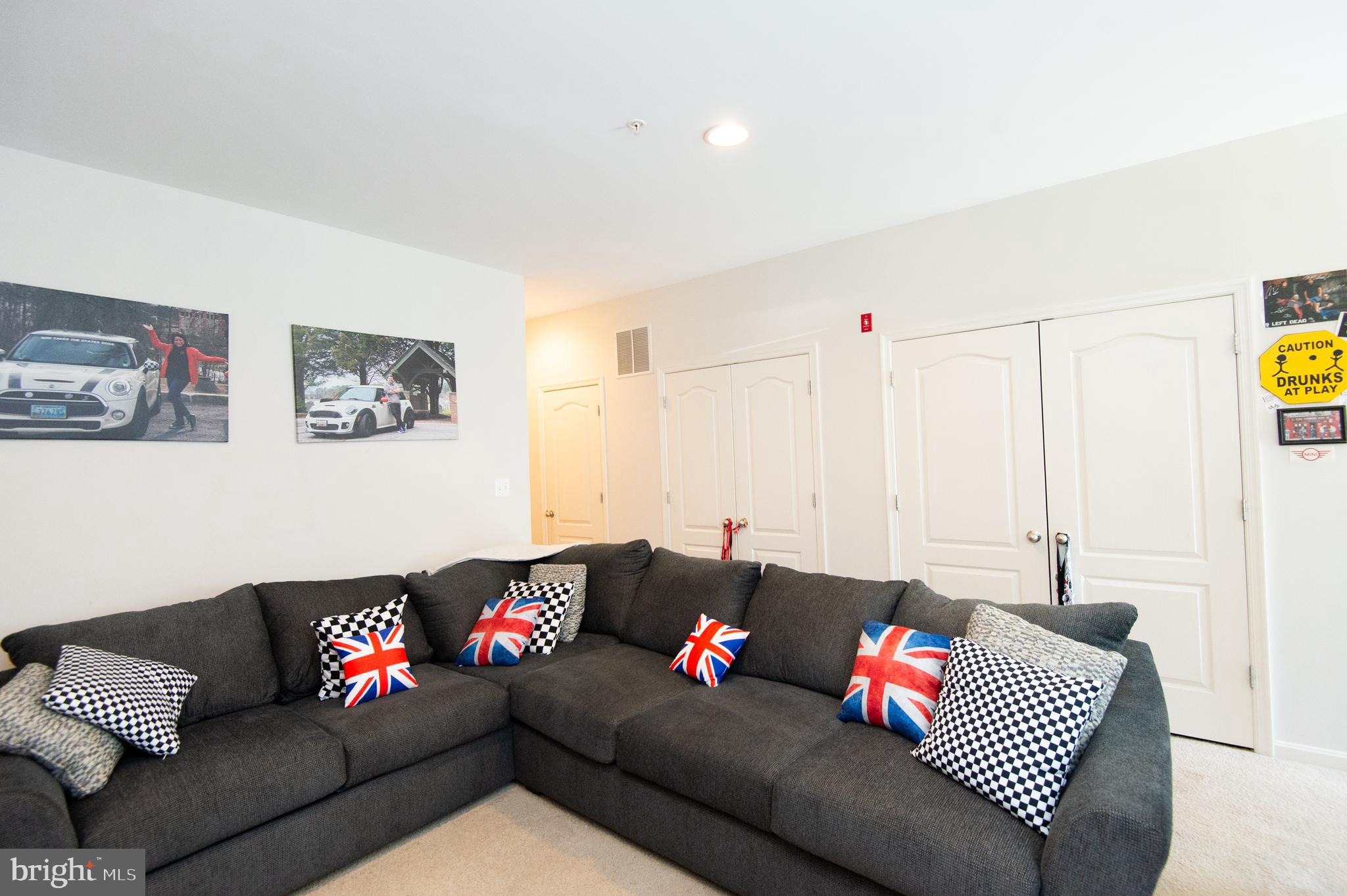 DEEP HARBOUR TOWN HOMES - Residential