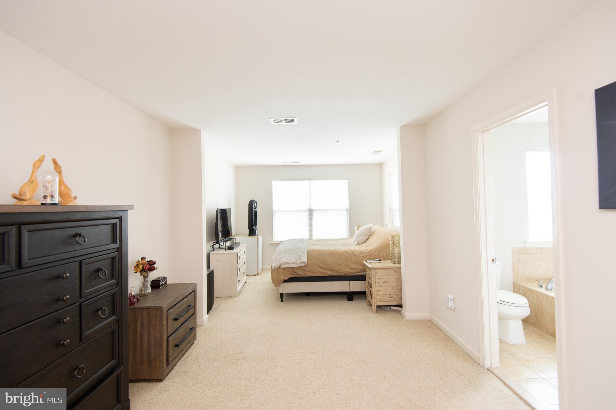 DEEP HARBOUR TOWN HOMES - Residential