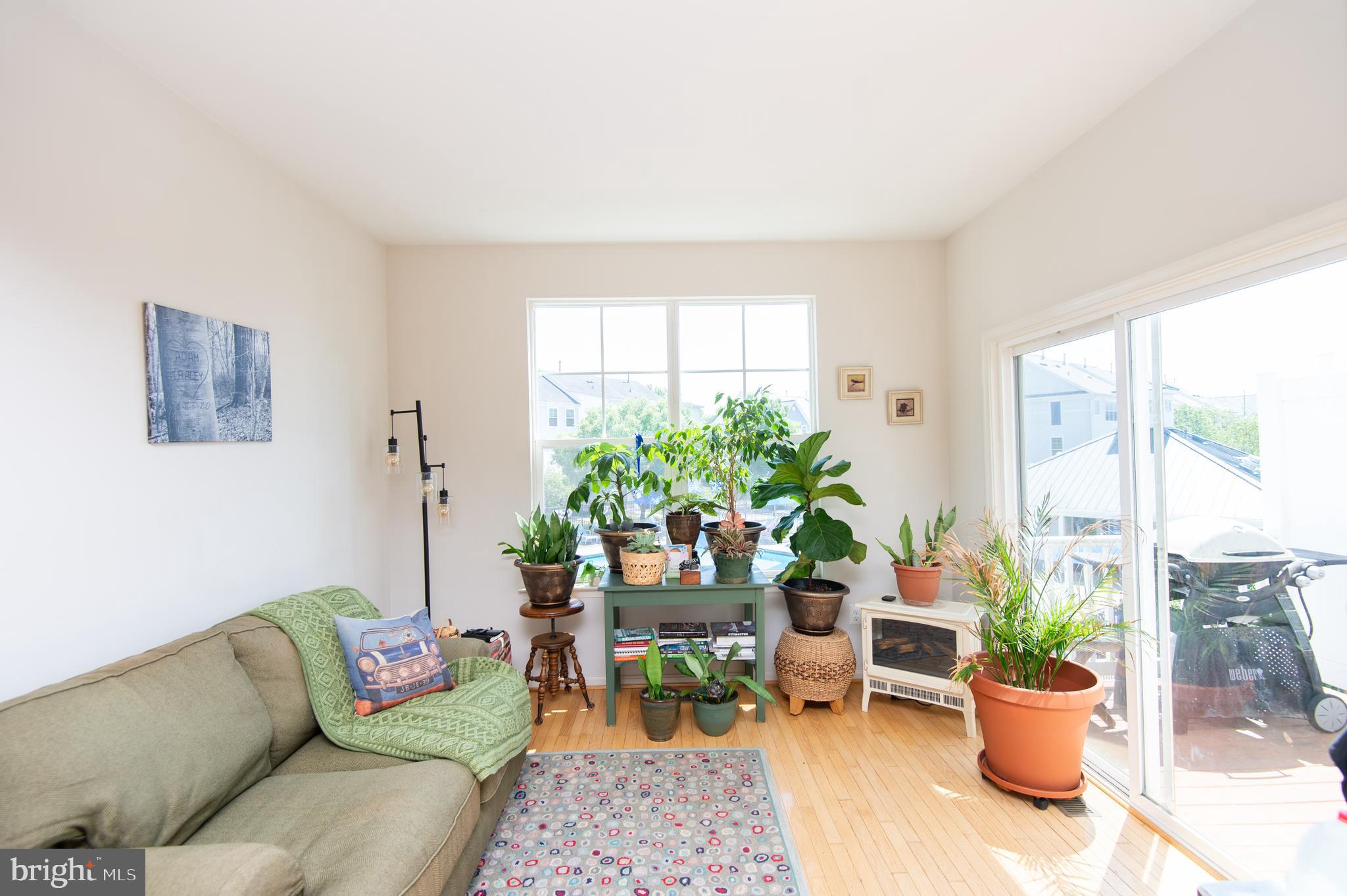 DEEP HARBOUR TOWN HOMES - Residential