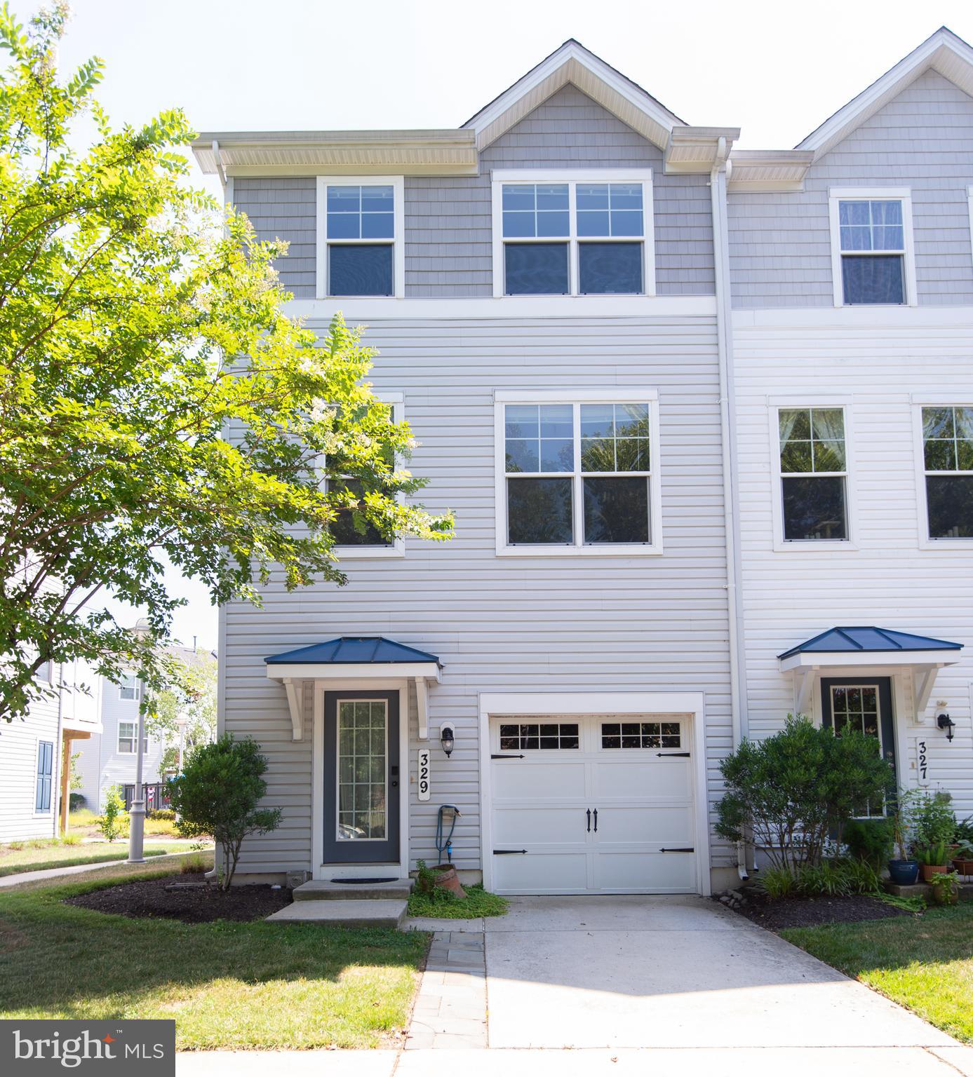 DEEP HARBOUR TOWN HOMES - Residential