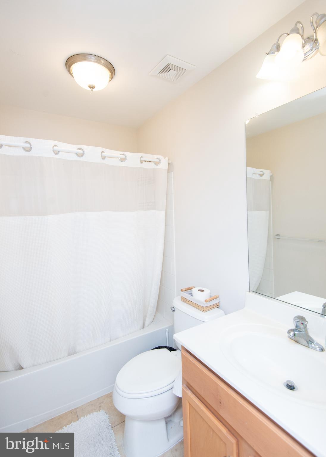 DEEP HARBOUR TOWN HOMES - Residential