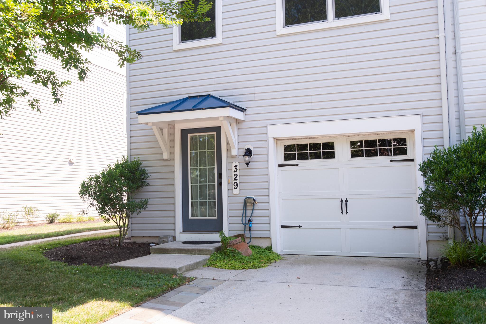 DEEP HARBOUR TOWN HOMES - Residential