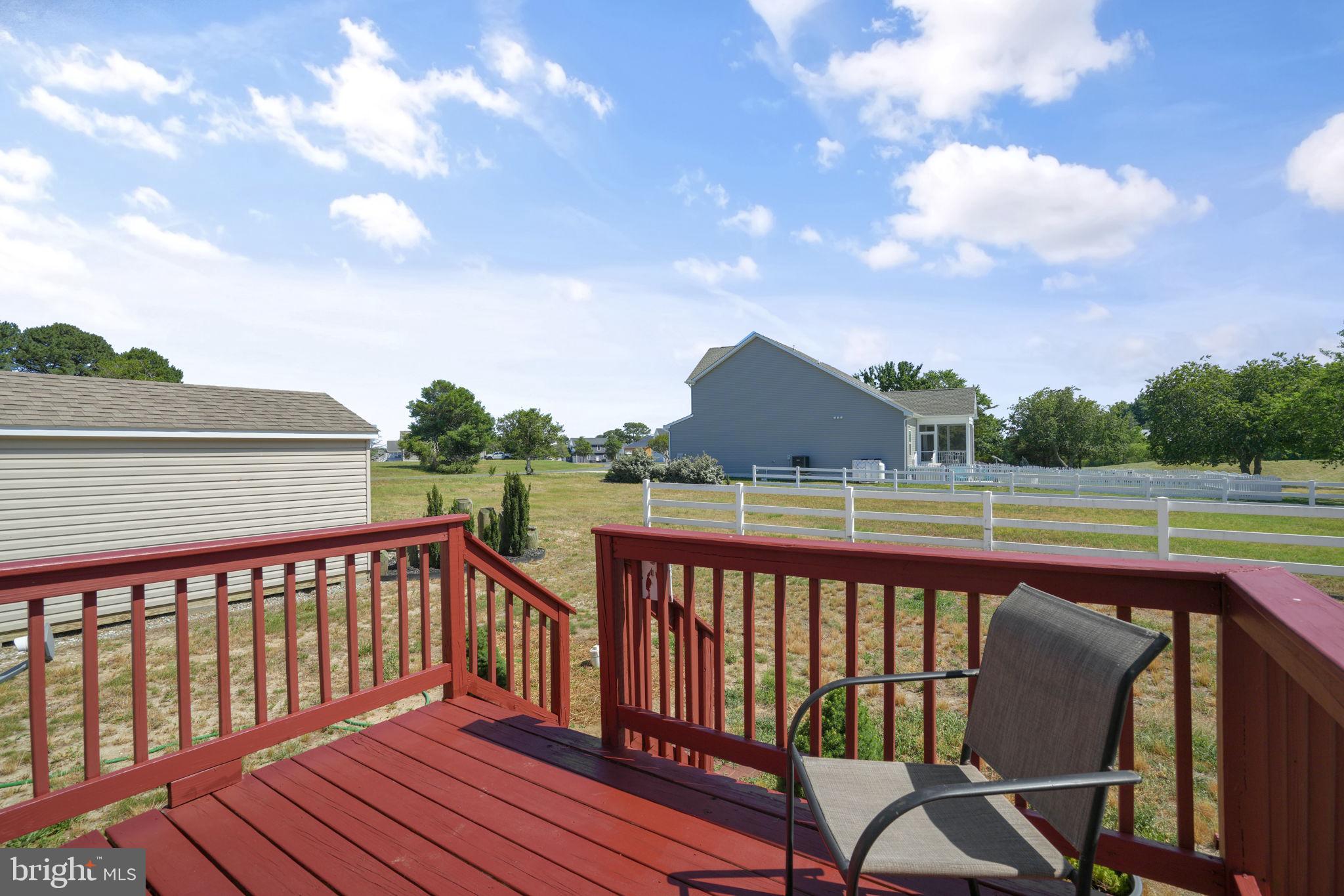 CAPTAIN'S COVE - Residential