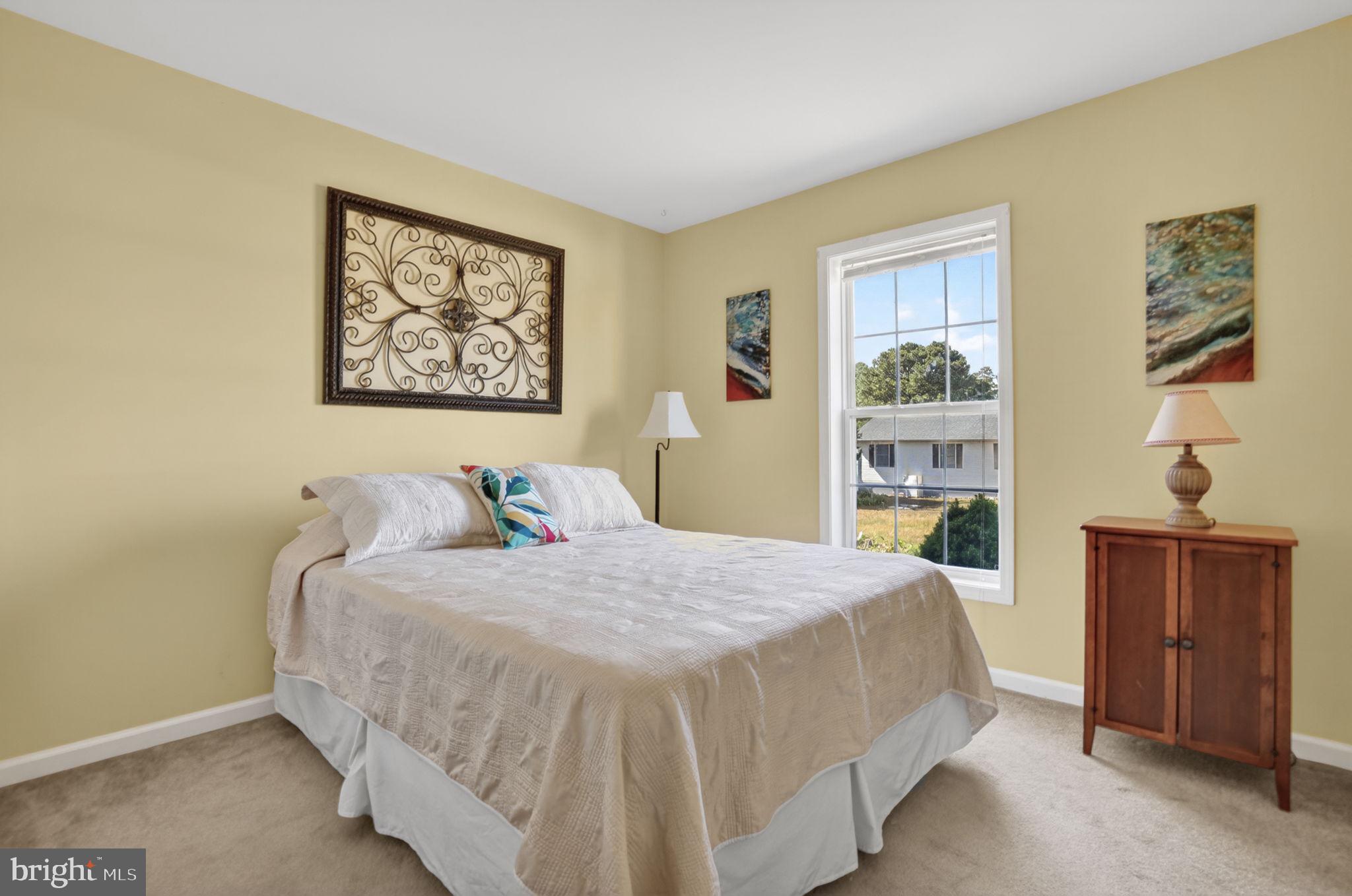 CAPTAIN'S COVE - Residential