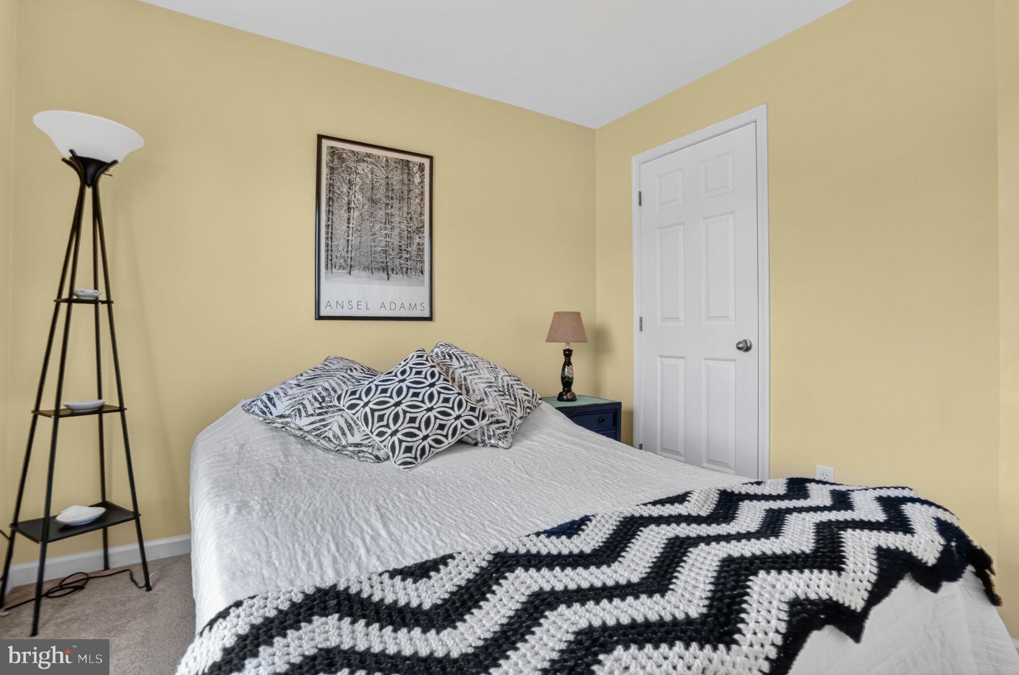 CAPTAIN'S COVE - Residential