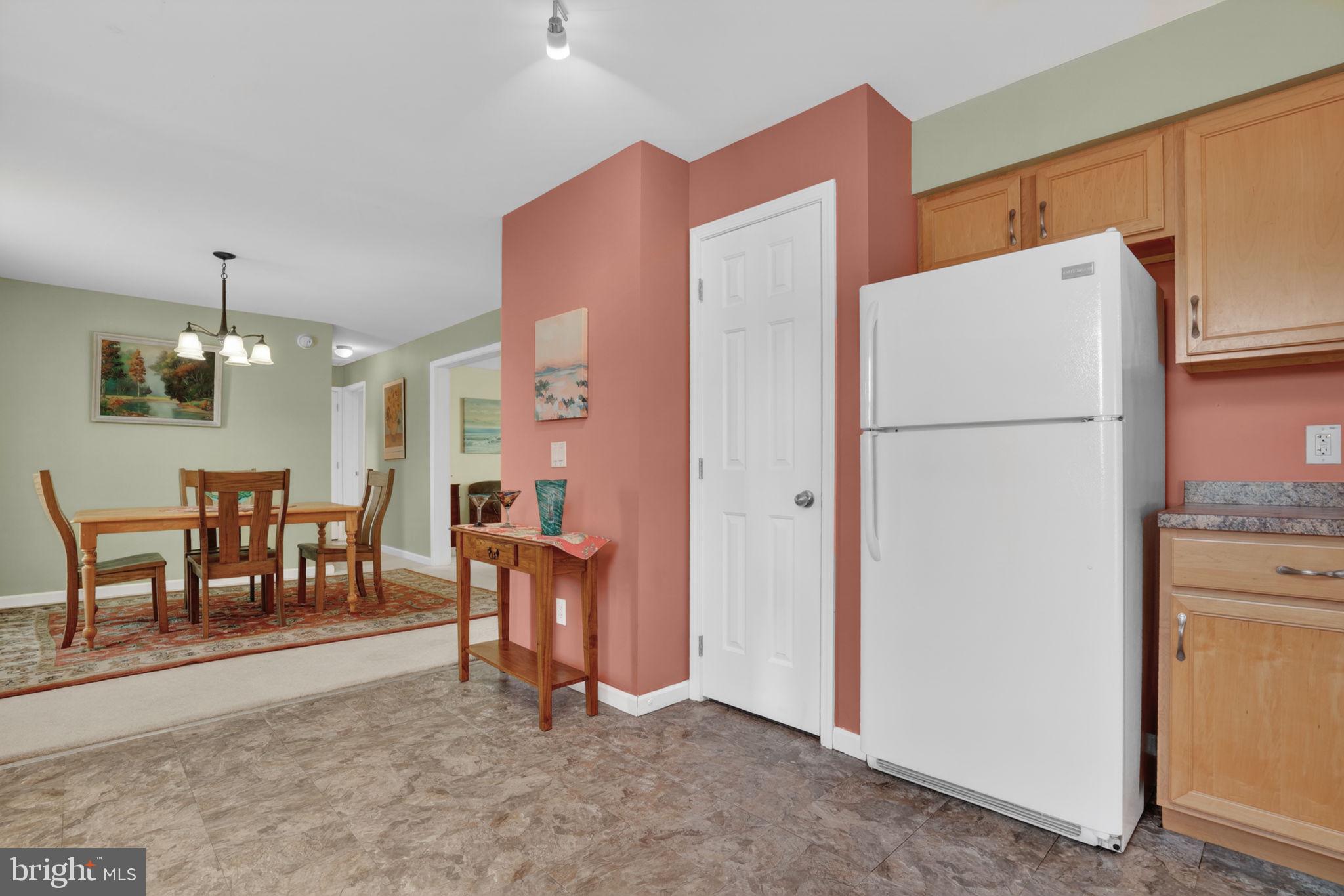 CAPTAIN'S COVE - Residential