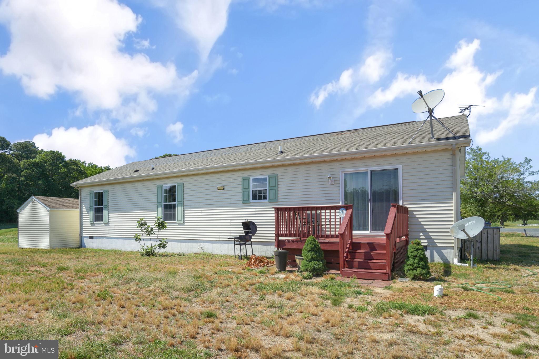 CAPTAIN'S COVE - Residential