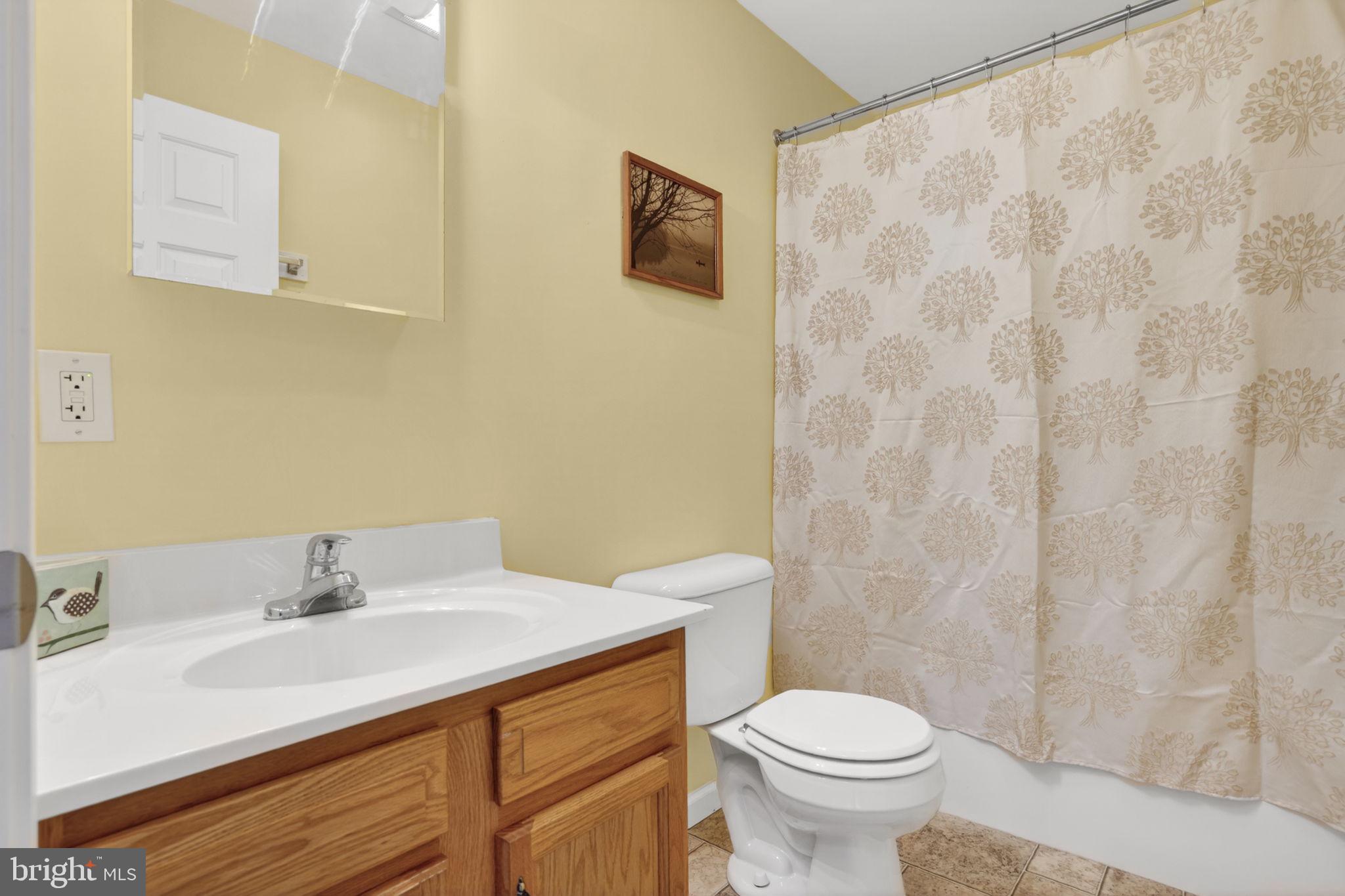 CAPTAIN'S COVE - Residential