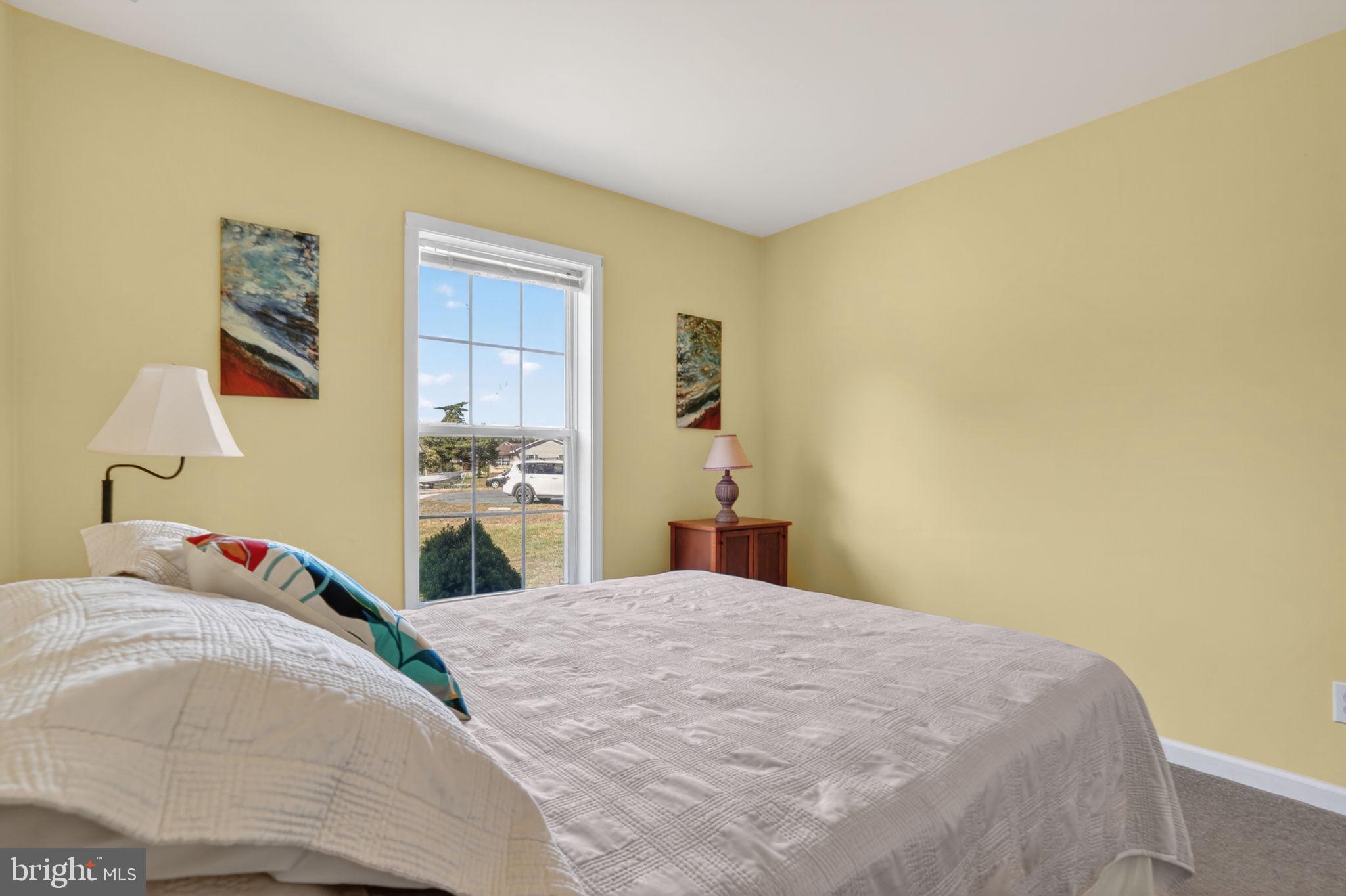 CAPTAIN'S COVE - Residential