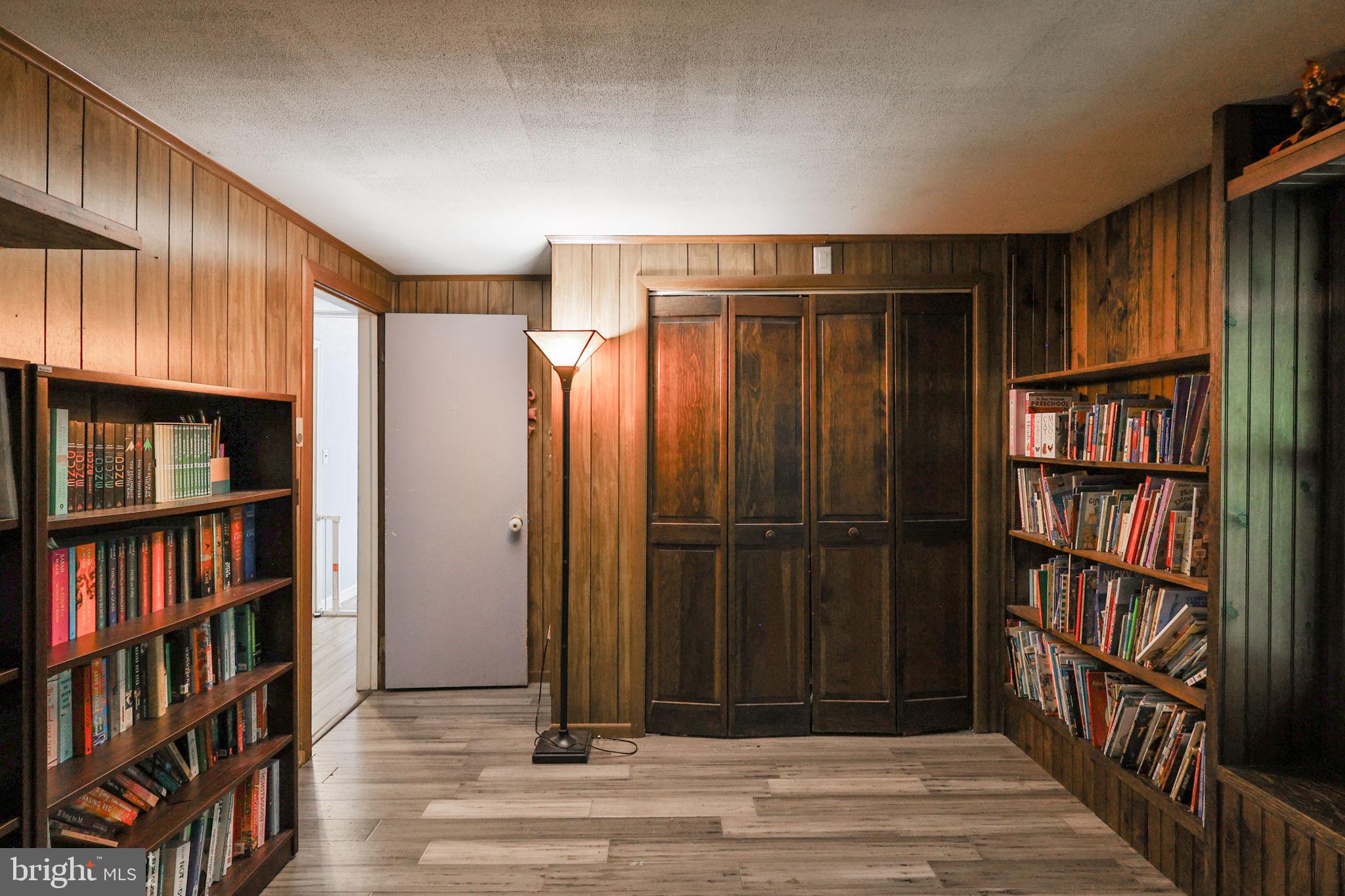 PINE WOOD ACRES - Residential
