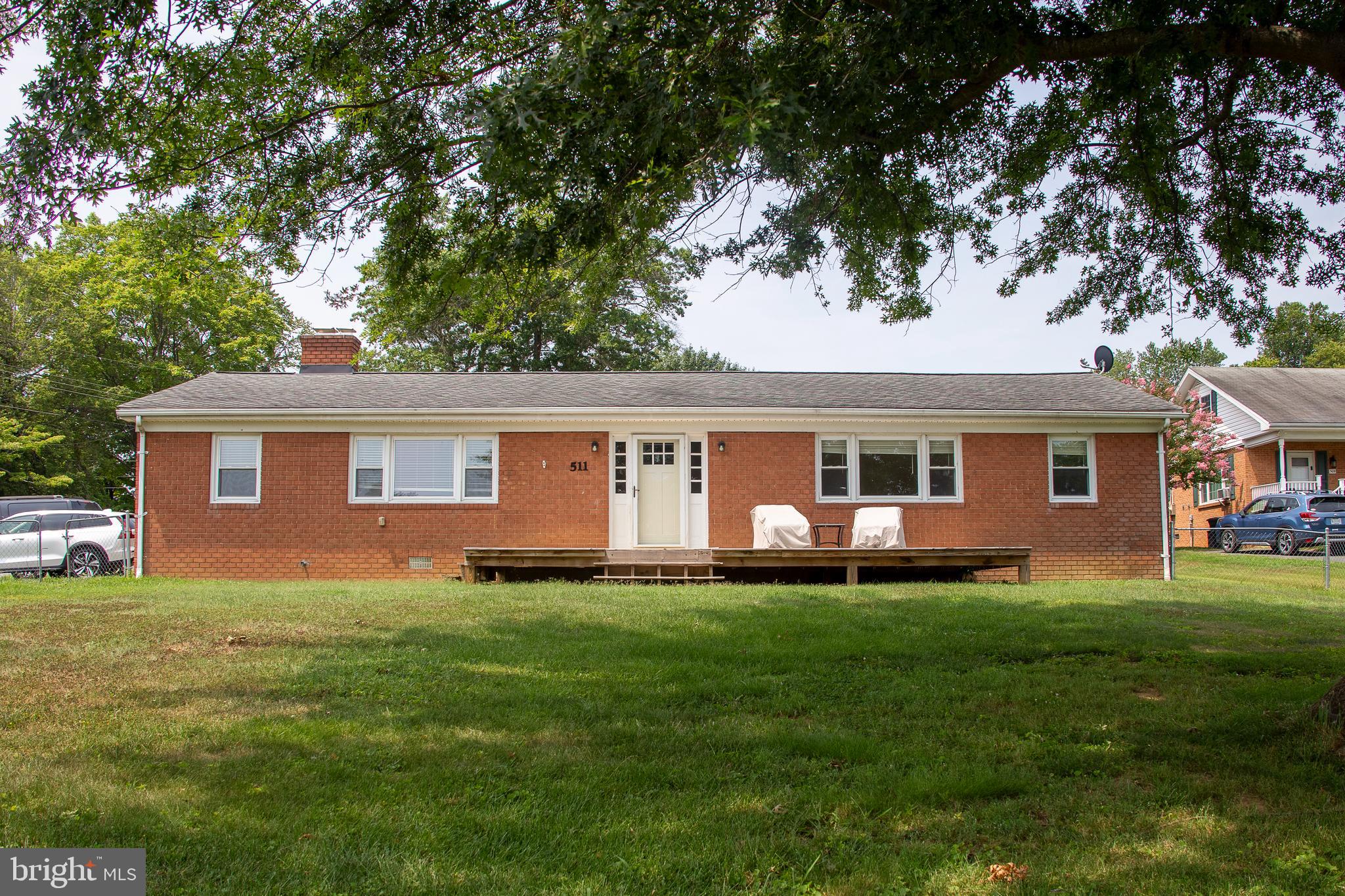 This charming 3-bedroom, 1.5 bath home offers a comfortable and functional layout that's perfect for everyday living. The spacious living room filled with natural light is perfect for family gatherings or entertaining. The sitting room off the living room offers additional space for a play room, home office, or enjoying your morning coffee. The eat-in kitchen has ample counter and cabinet space along with a large pantry for additional storage. Outside you will find a large fenced-in yard and front porch perfect for weekend BBQs. Conveniently located minutes from local shopping, dining, schools, and commuter routes. Whether you're a first-time homebuyer, looking to down-size, or searching for a place to make your own, this well-maintained home is ready for your next chapter.
This home is being sold AS-IS. Inspections are welcome, but for informational purposes only.
