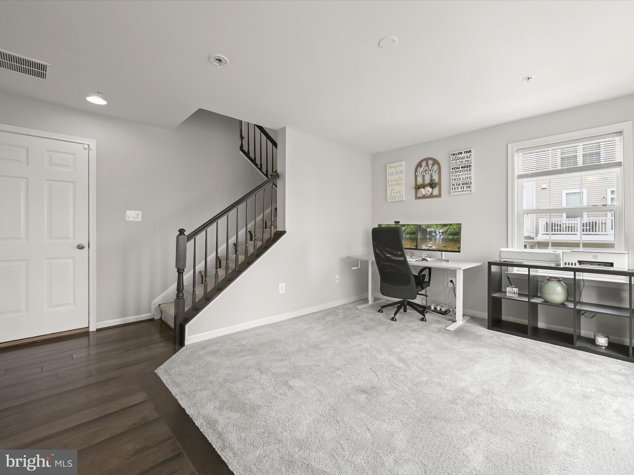 ELKRIDGE CROSSING - Residential