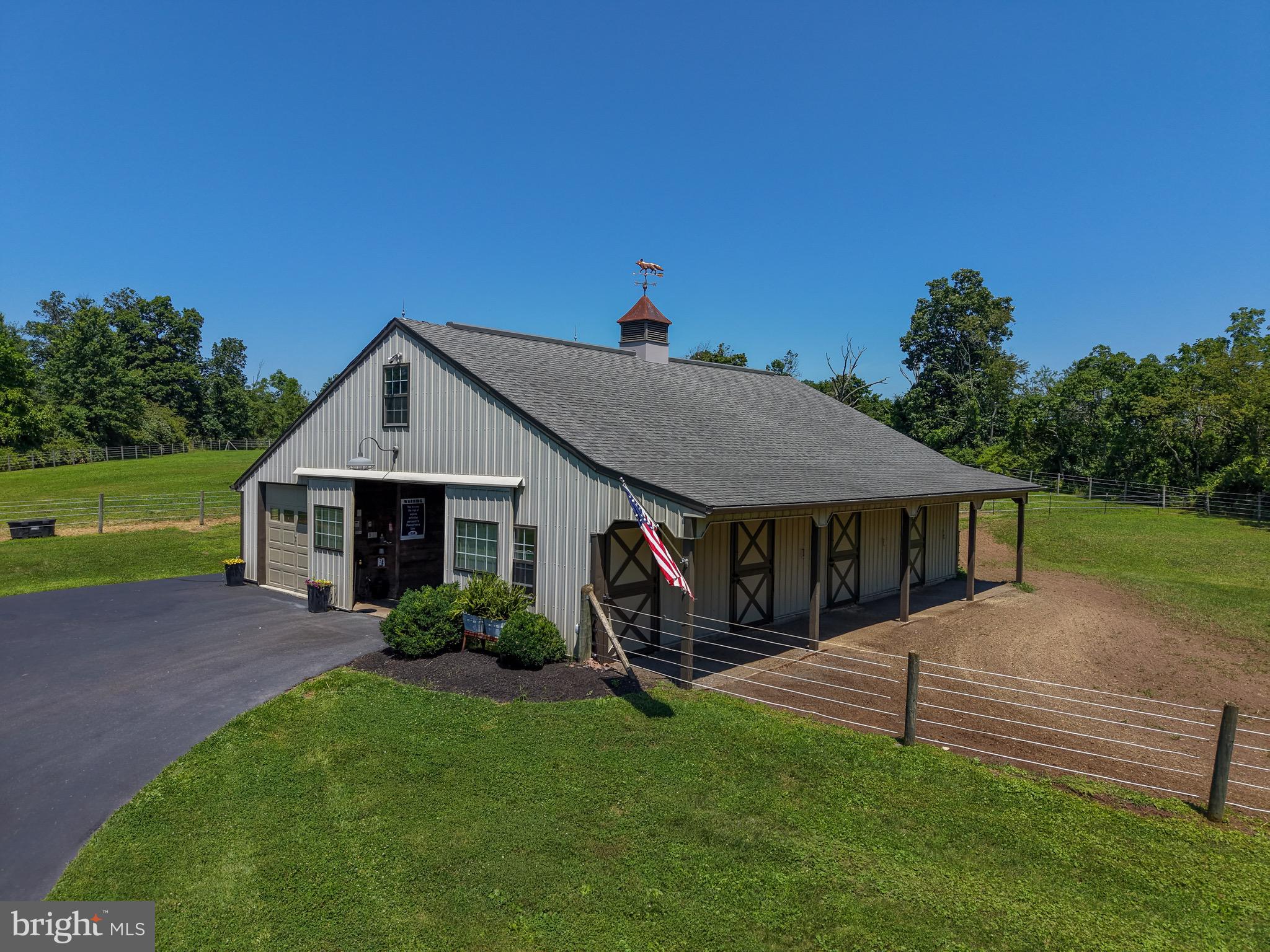 HILLTOWN - Residential