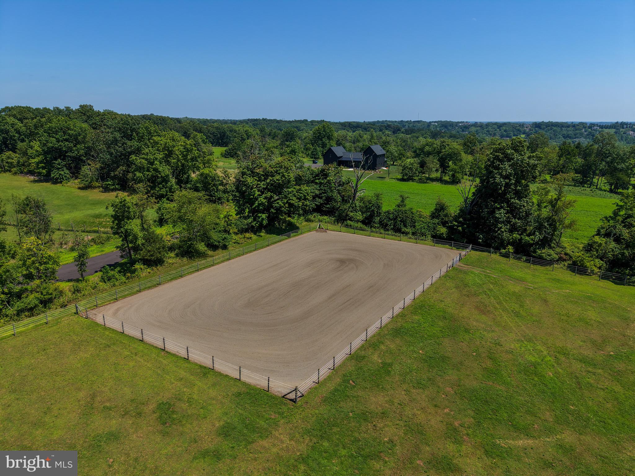 HILLTOWN - Residential
