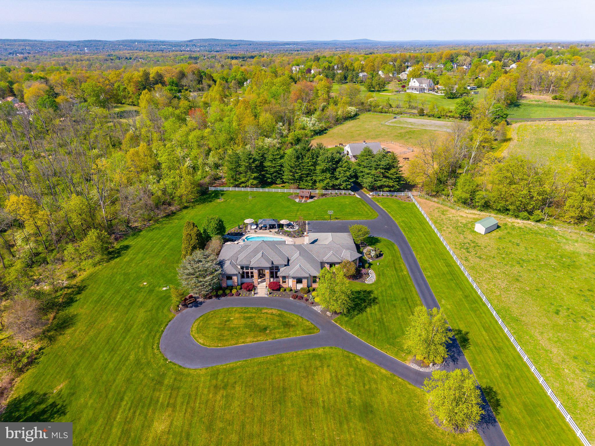 HILLTOWN - Residential
