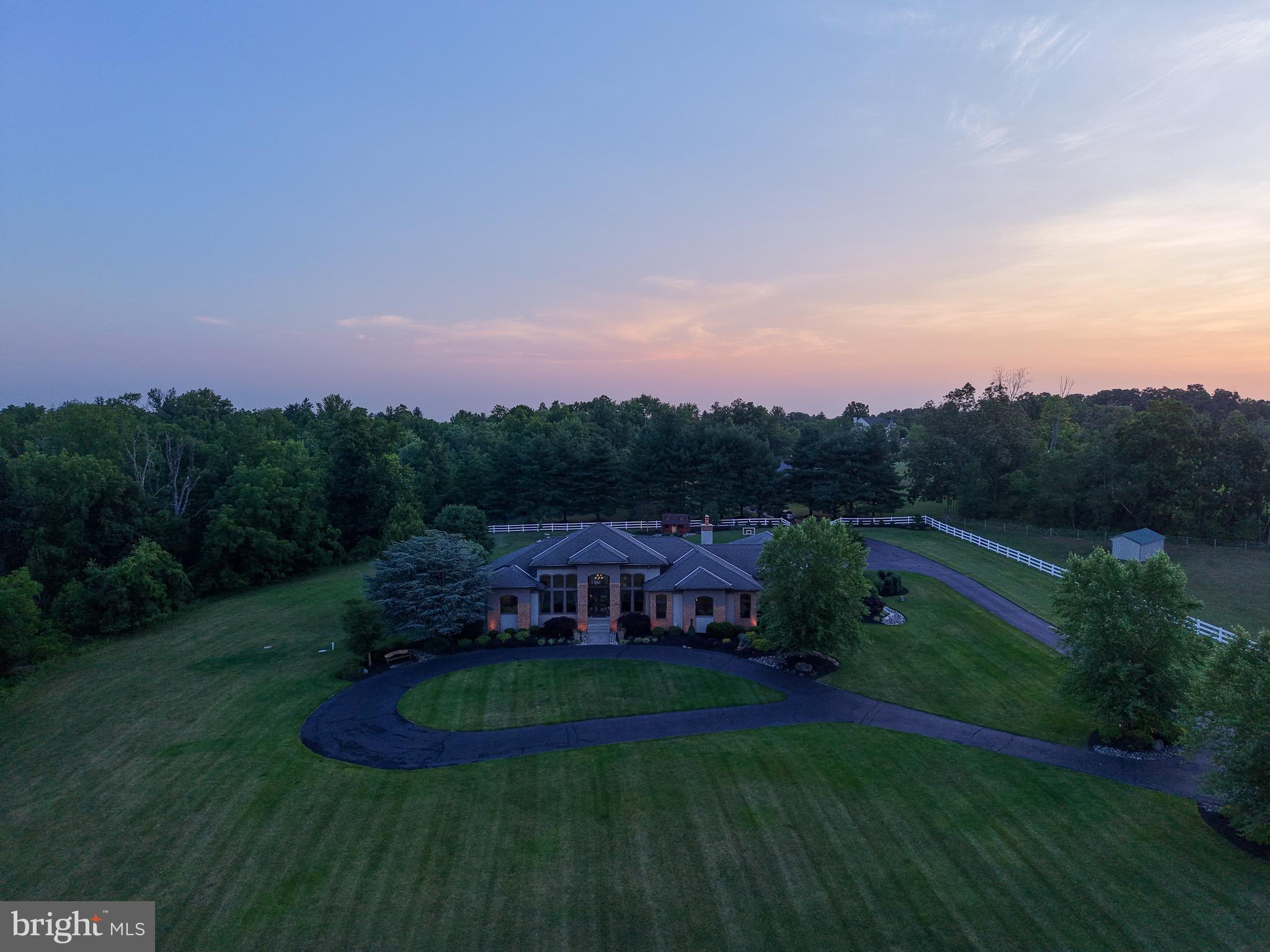 HILLTOWN - Residential