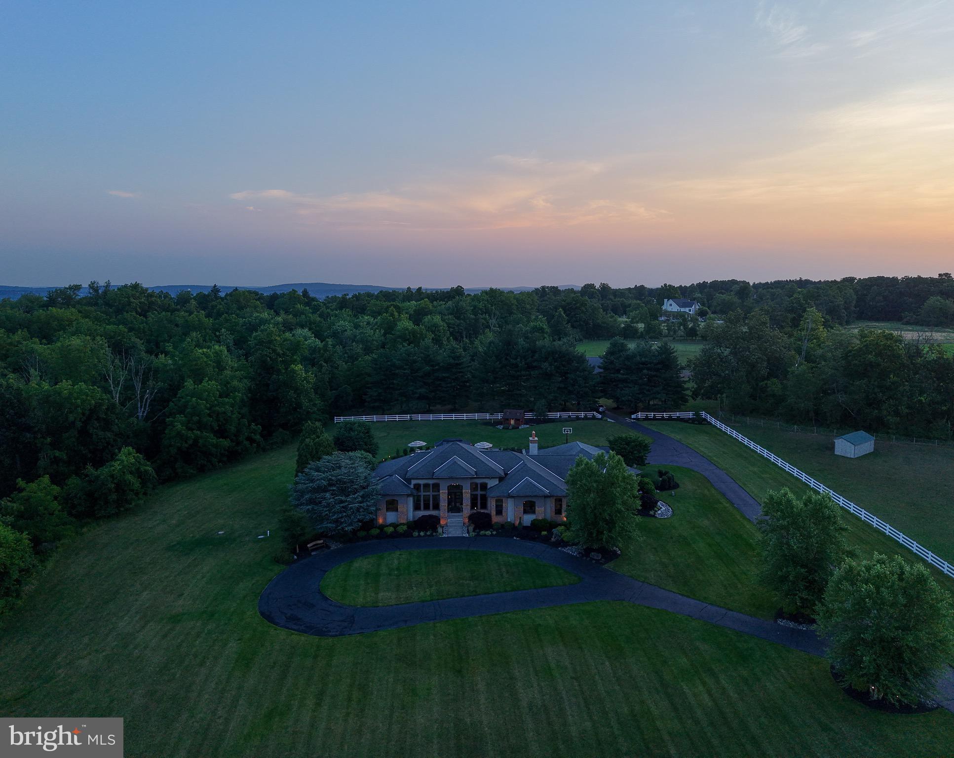 HILLTOWN - Residential