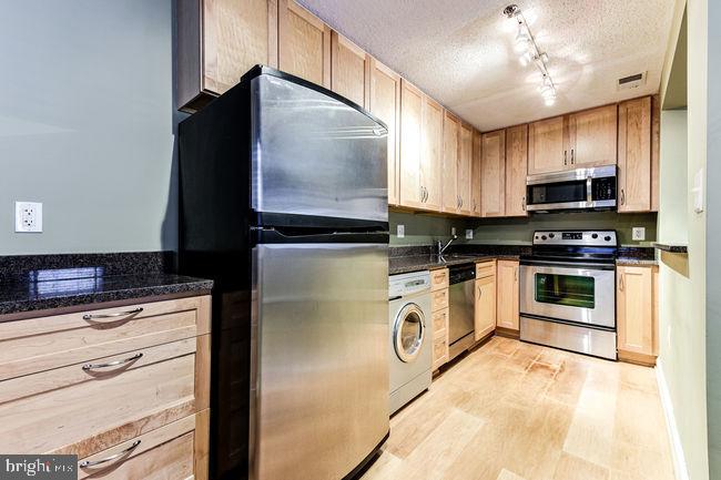RIVERTON CONDOMINIUMS - Residential