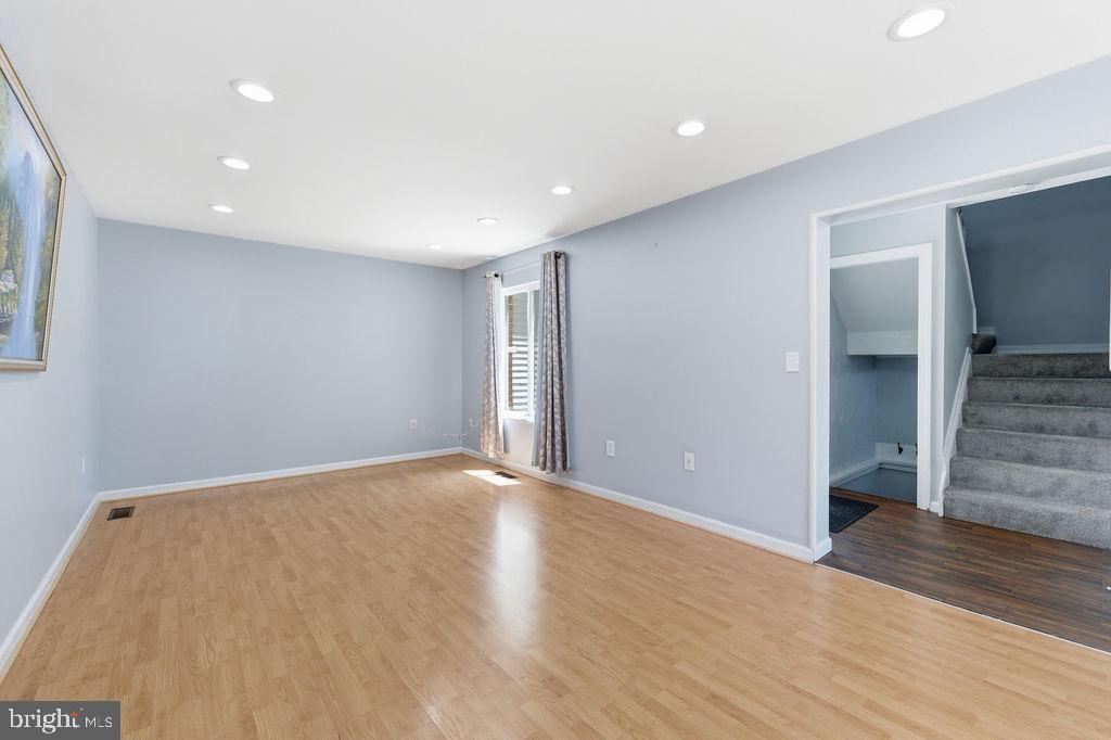 NEWPORT ESTATES - Residential